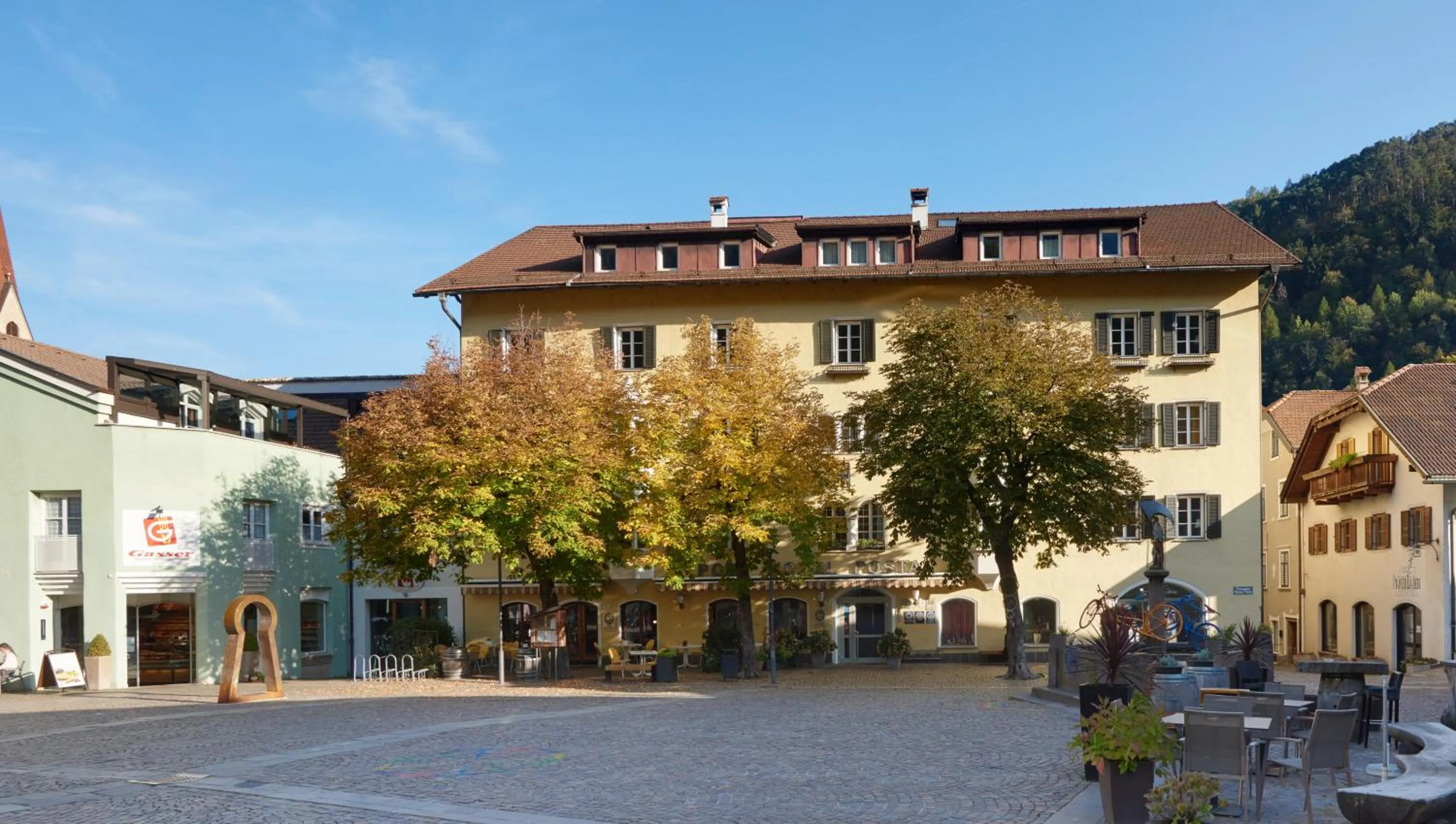 Property building in Parkhotel Post