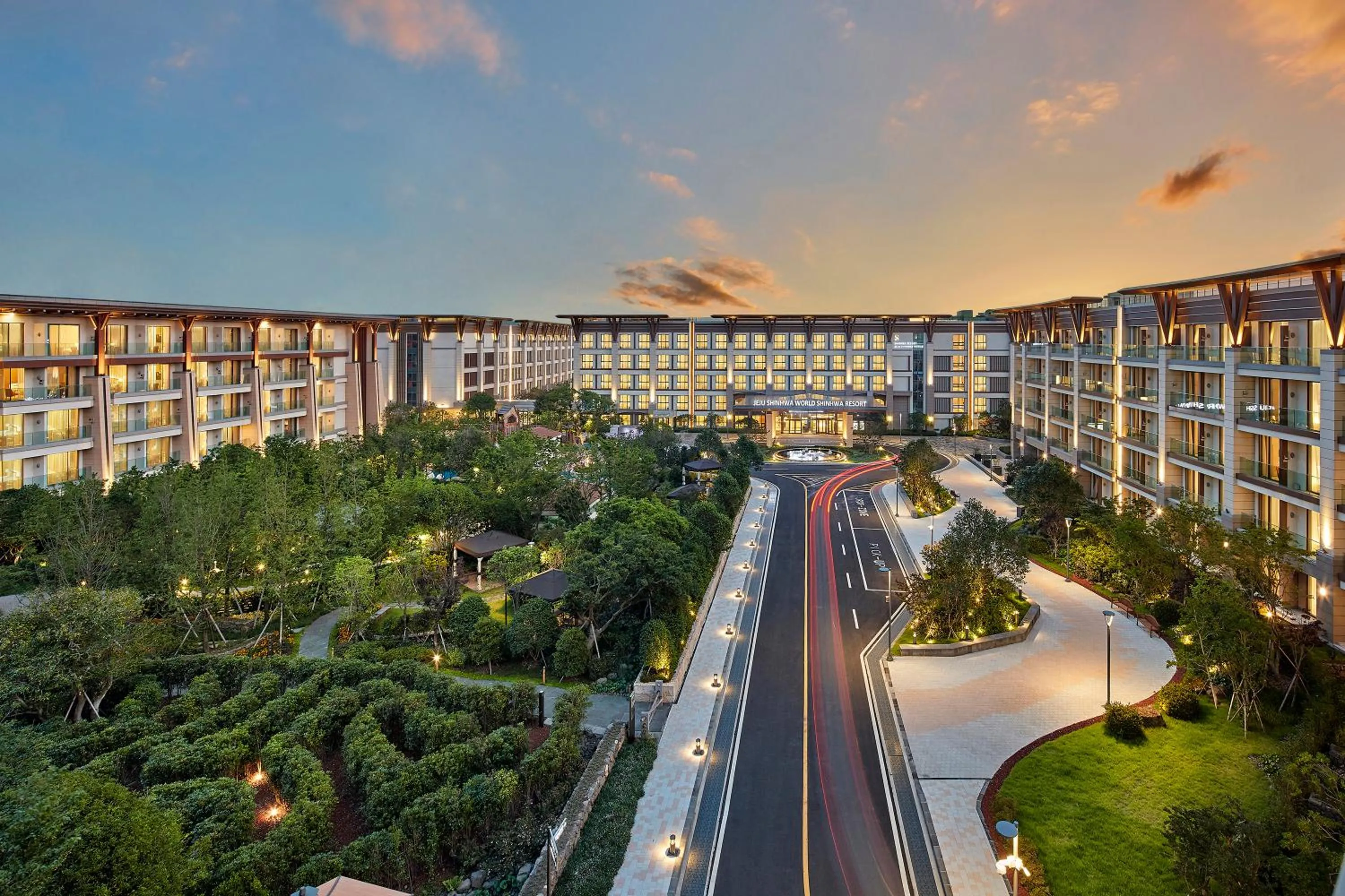 Facade/entrance in Shinhwa Jeju Shinhwa World Hotels