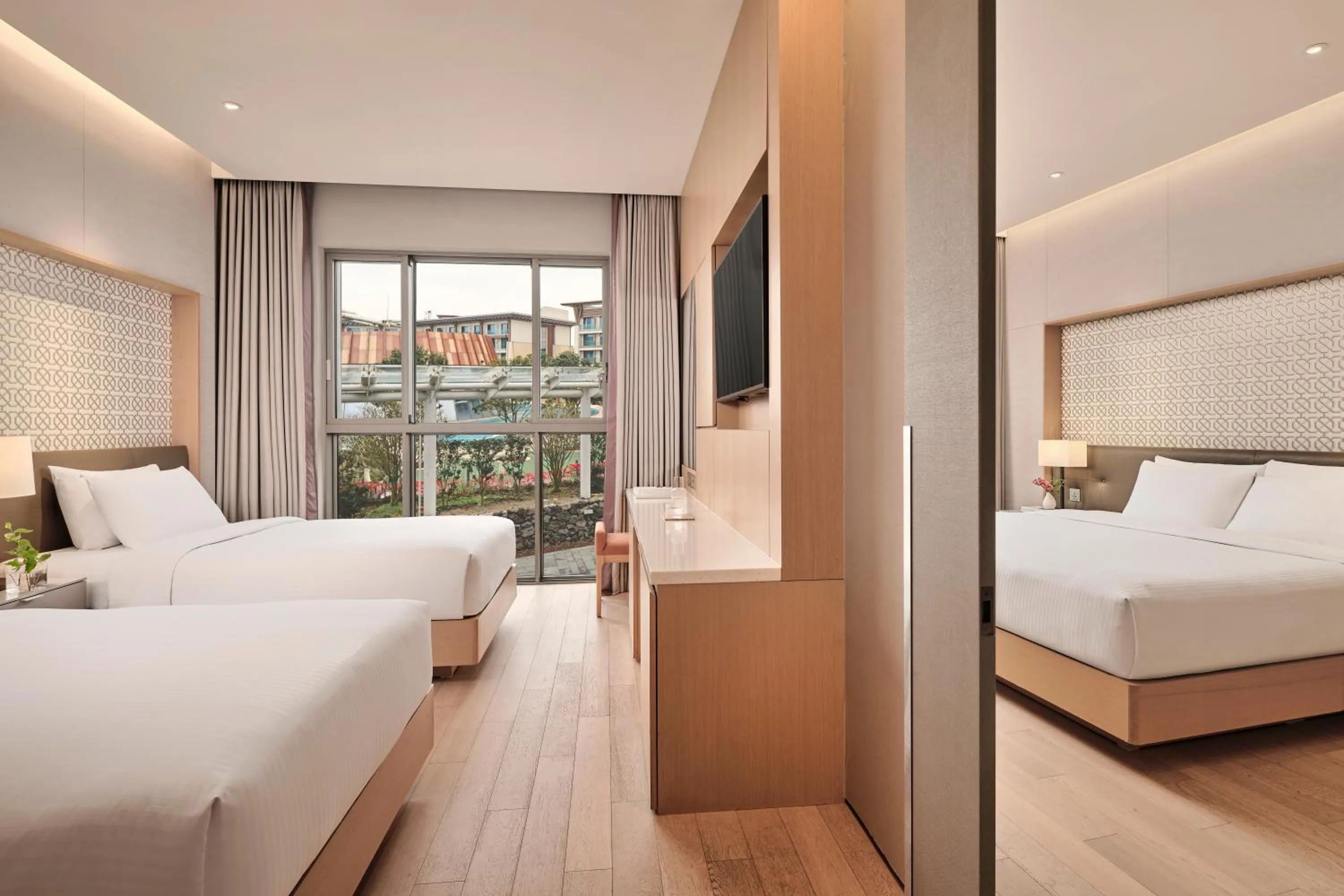 Bedroom, Bed in Shinhwa Jeju Shinhwa World Hotels