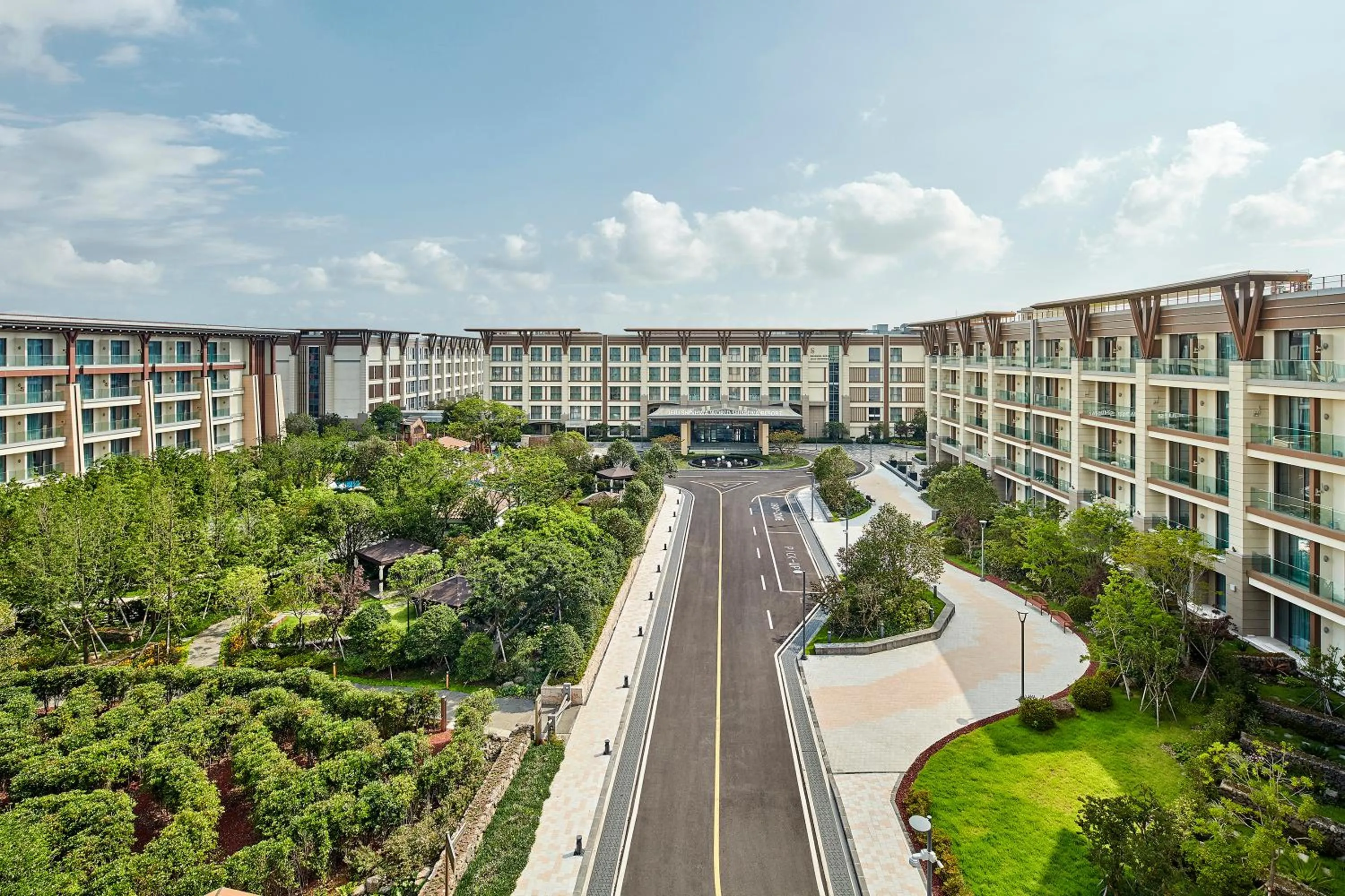 Facade/entrance in Shinhwa Jeju Shinhwa World Hotels