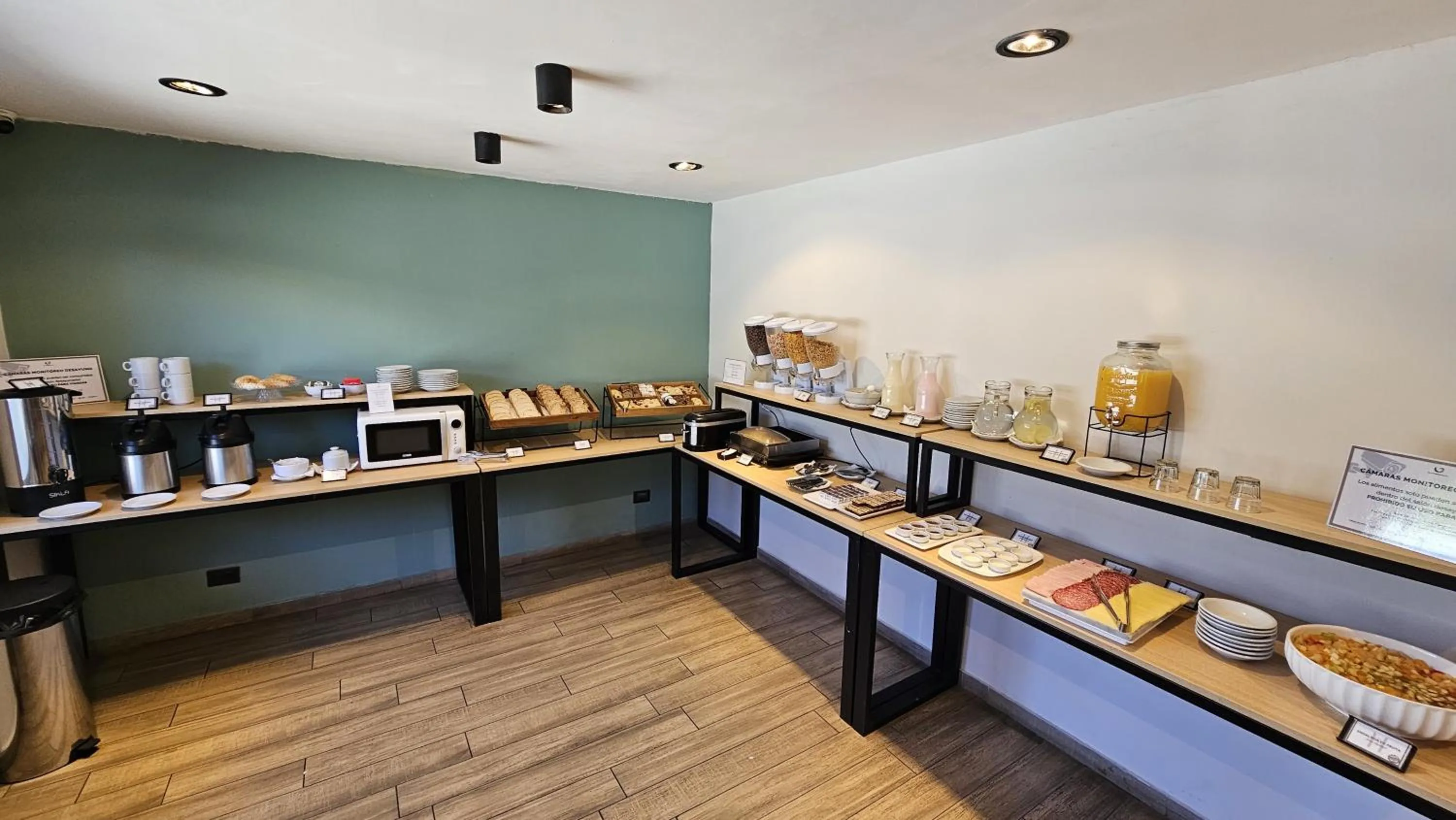 Breakfast in M382 Hotel Bariloche