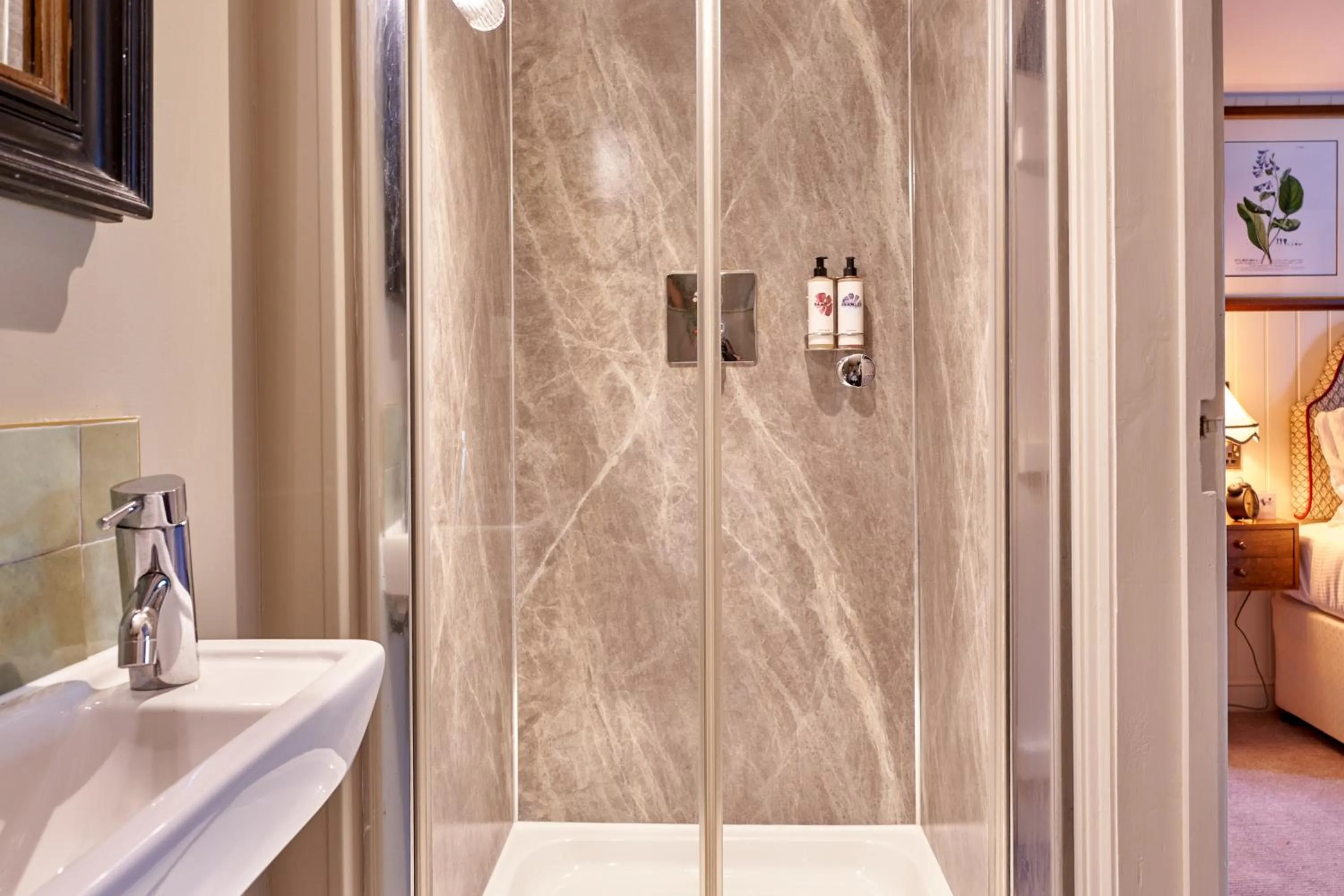 Shower in King John Inn