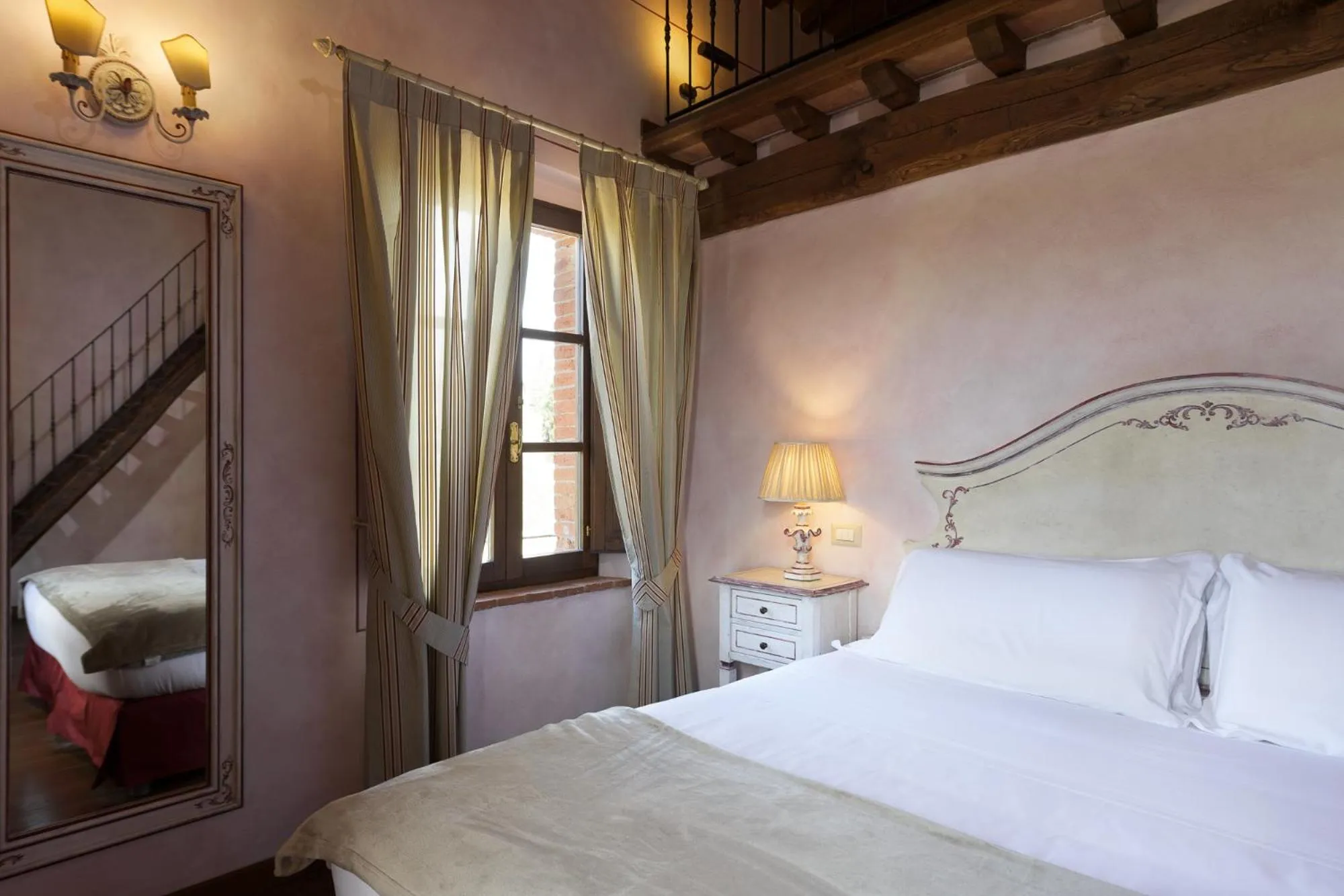 Bed in Relais la Leopoldina