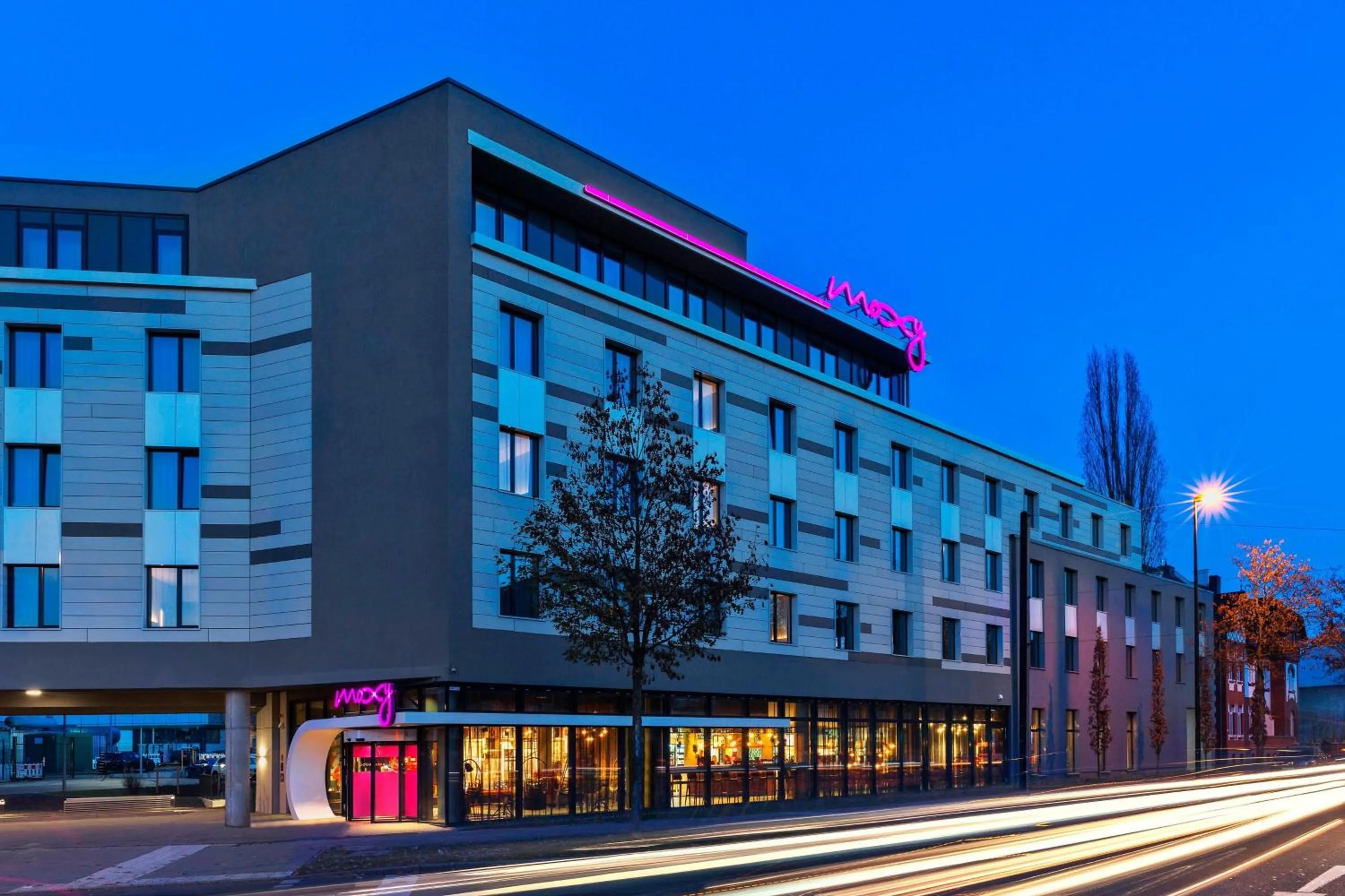 Property building in Moxy Duesseldorf South