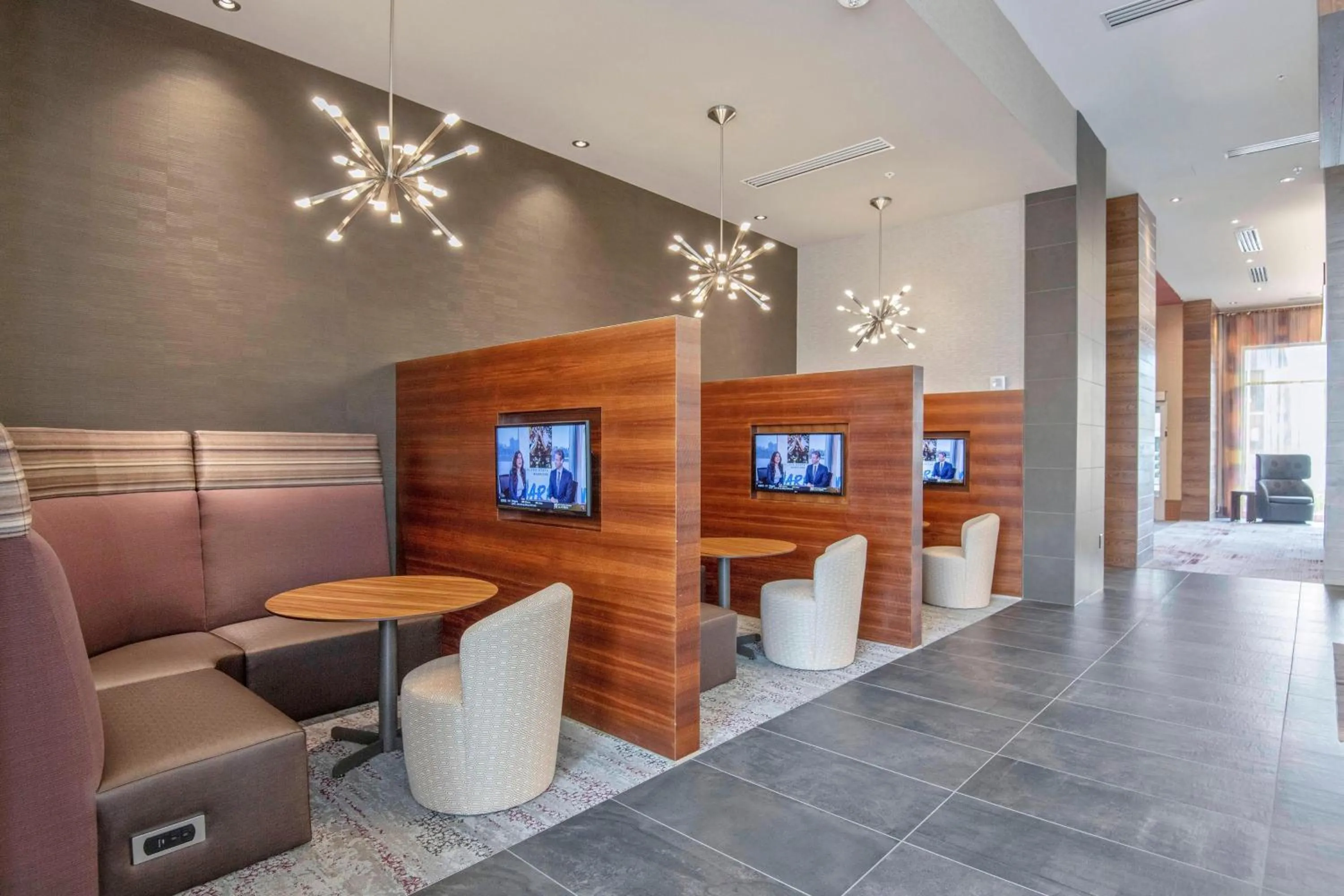 Lobby or reception in Courtyard by Marriott Raleigh Cary/Parkside Town Commons