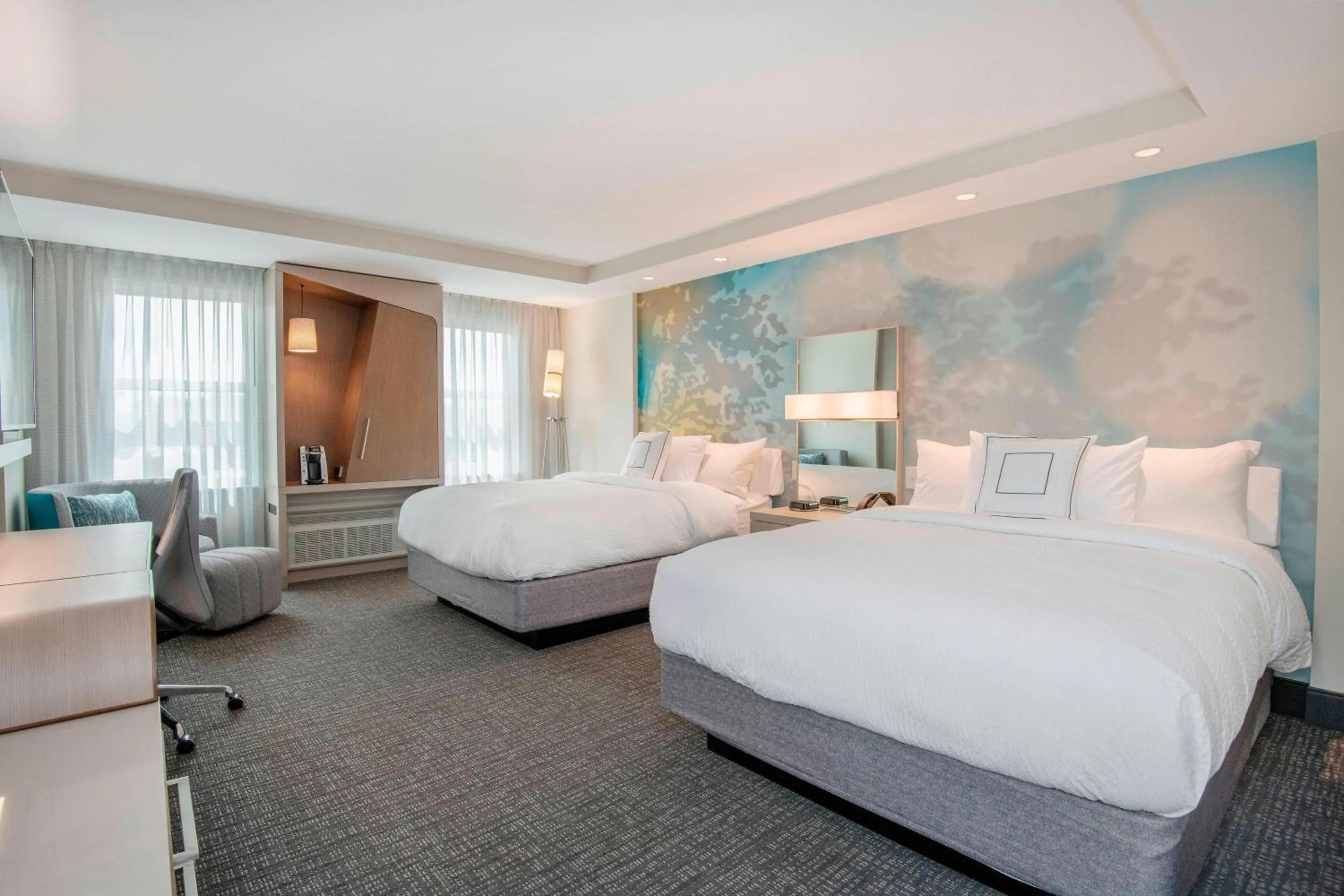 Photo of the whole room, Bed in Courtyard by Marriott Raleigh Cary/Parkside Town Commons