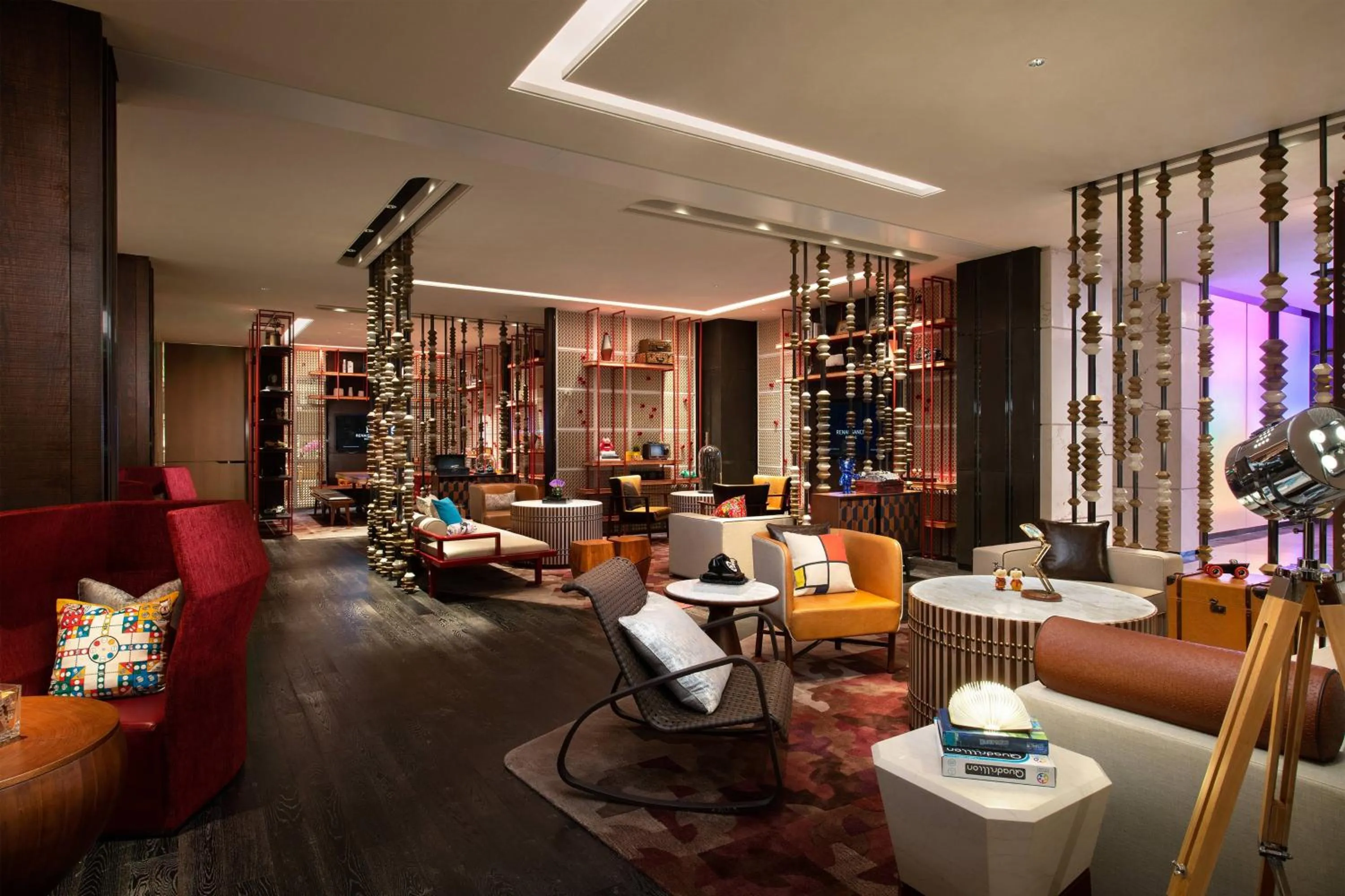 Lounge or bar in Renaissance Xi'an Hotel