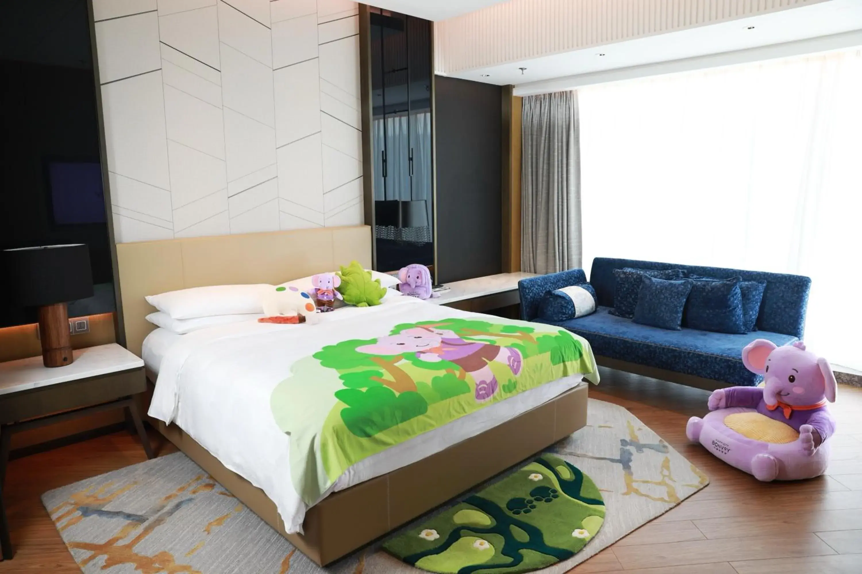 Family Room in Renaissance Xi'an Hotel Family Room in Renaissance Xi'an Hotel