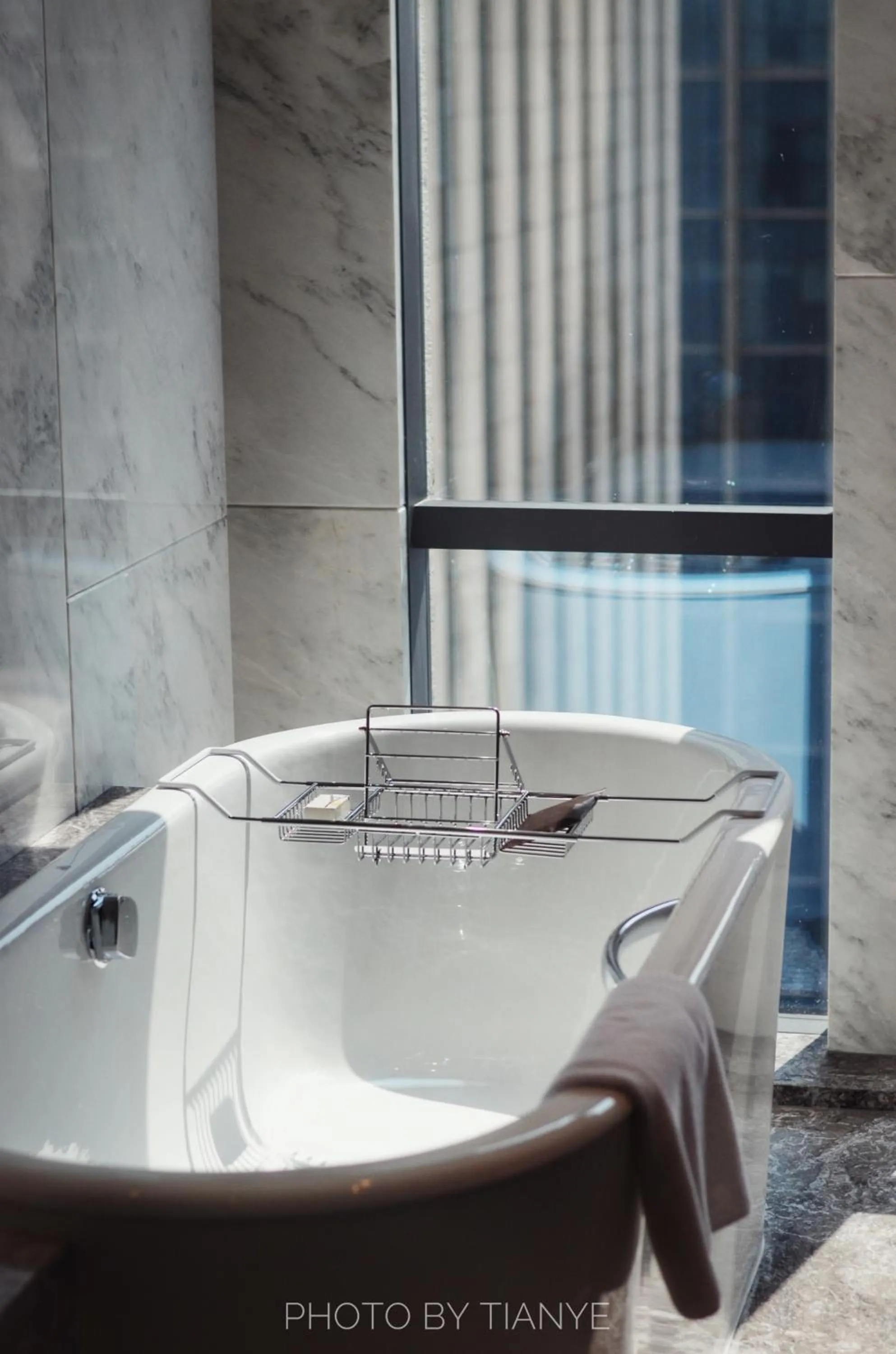 Bath in Renaissance Xi'an Hotel