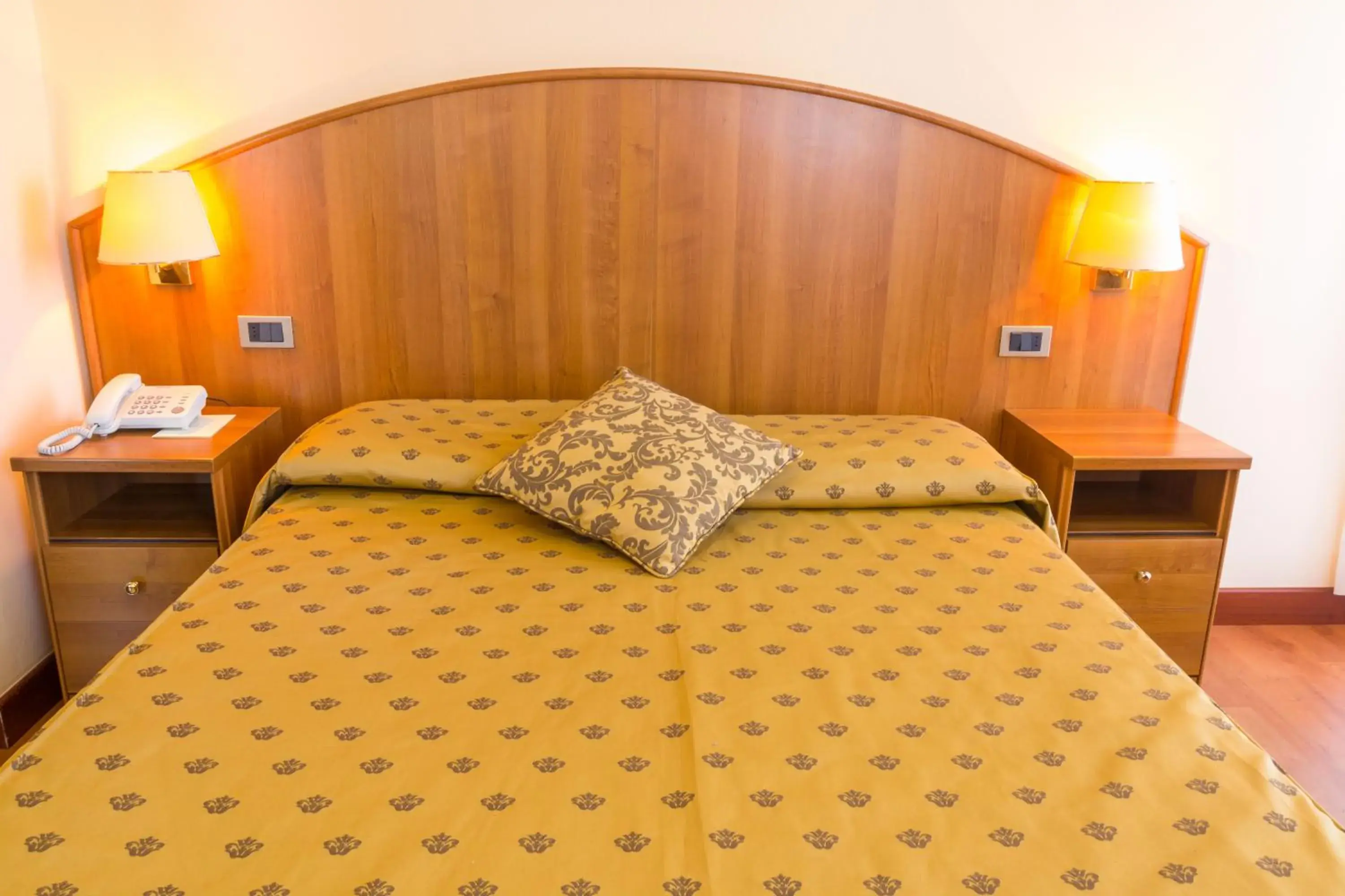 Queen Room Economy in Hotel Principe Queen Room Economy in Hotel Principe