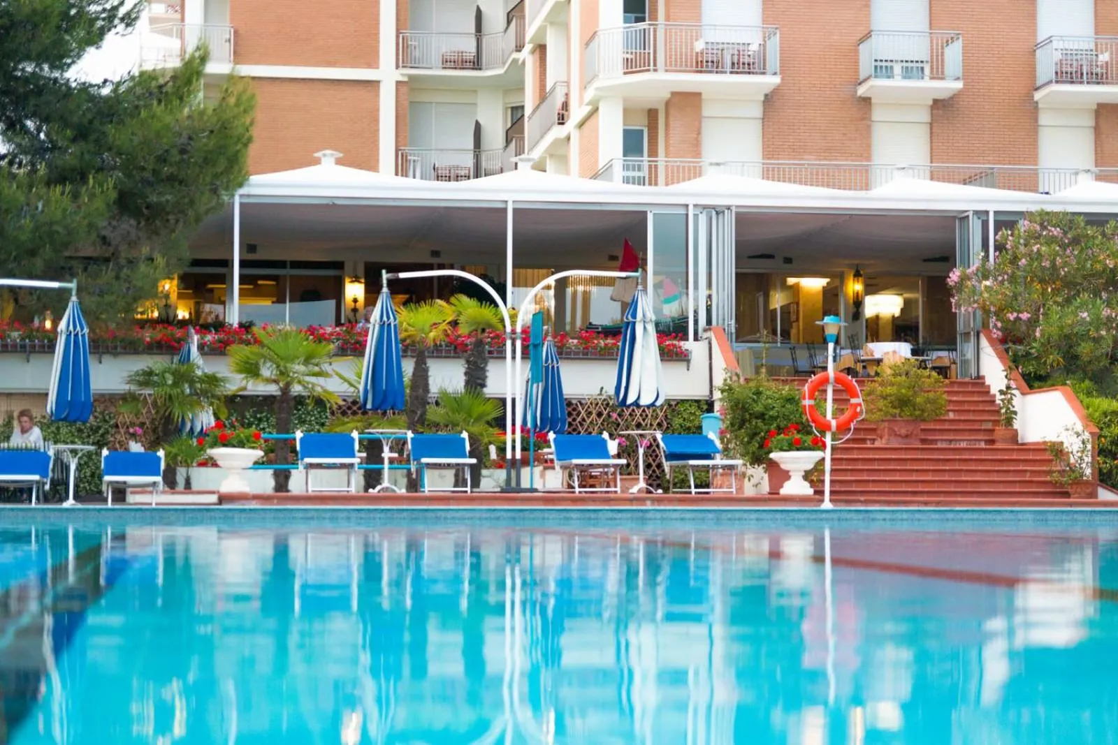 Swimming pool in Hotel Principe