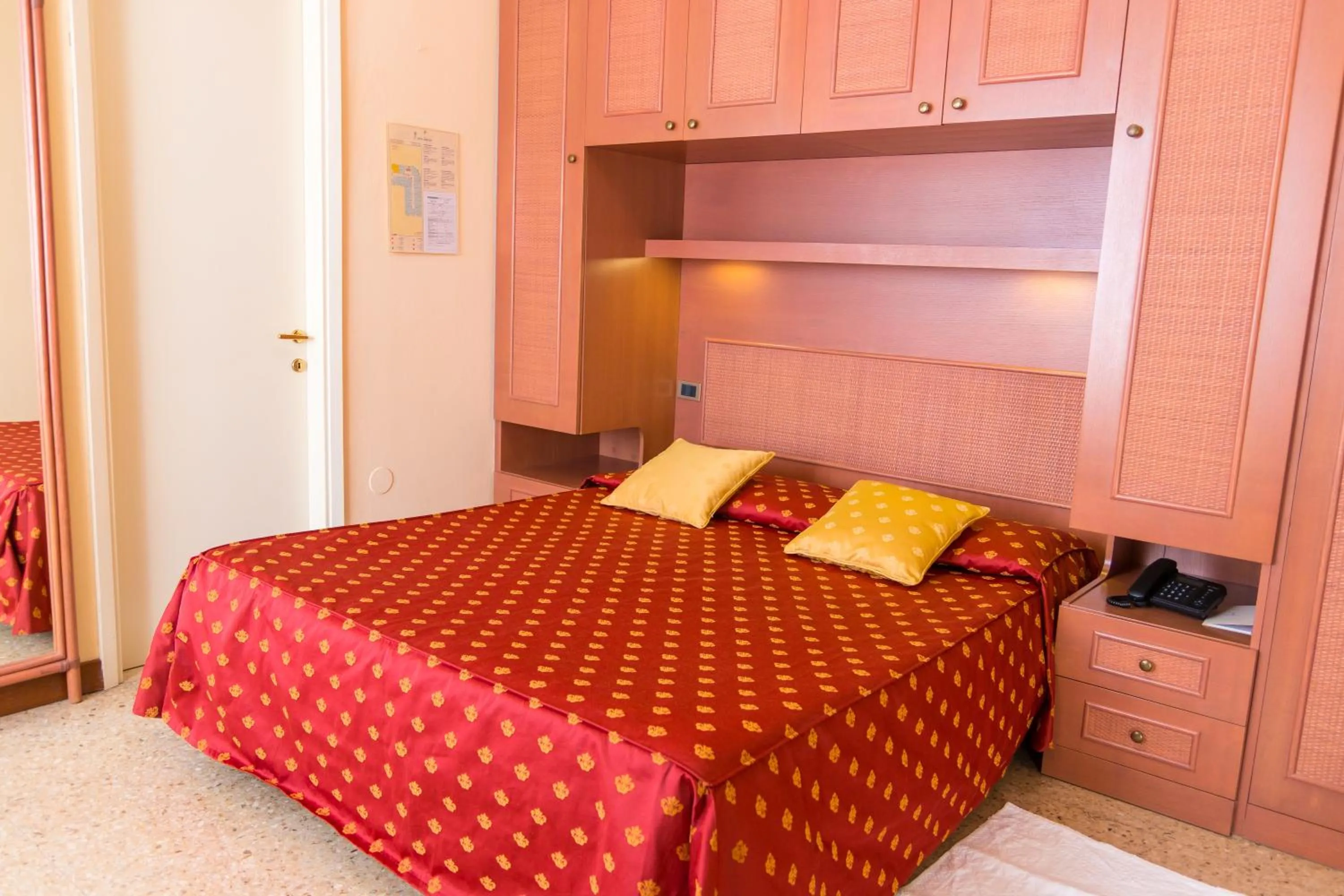 Photo of the whole room, Bed in Hotel Principe