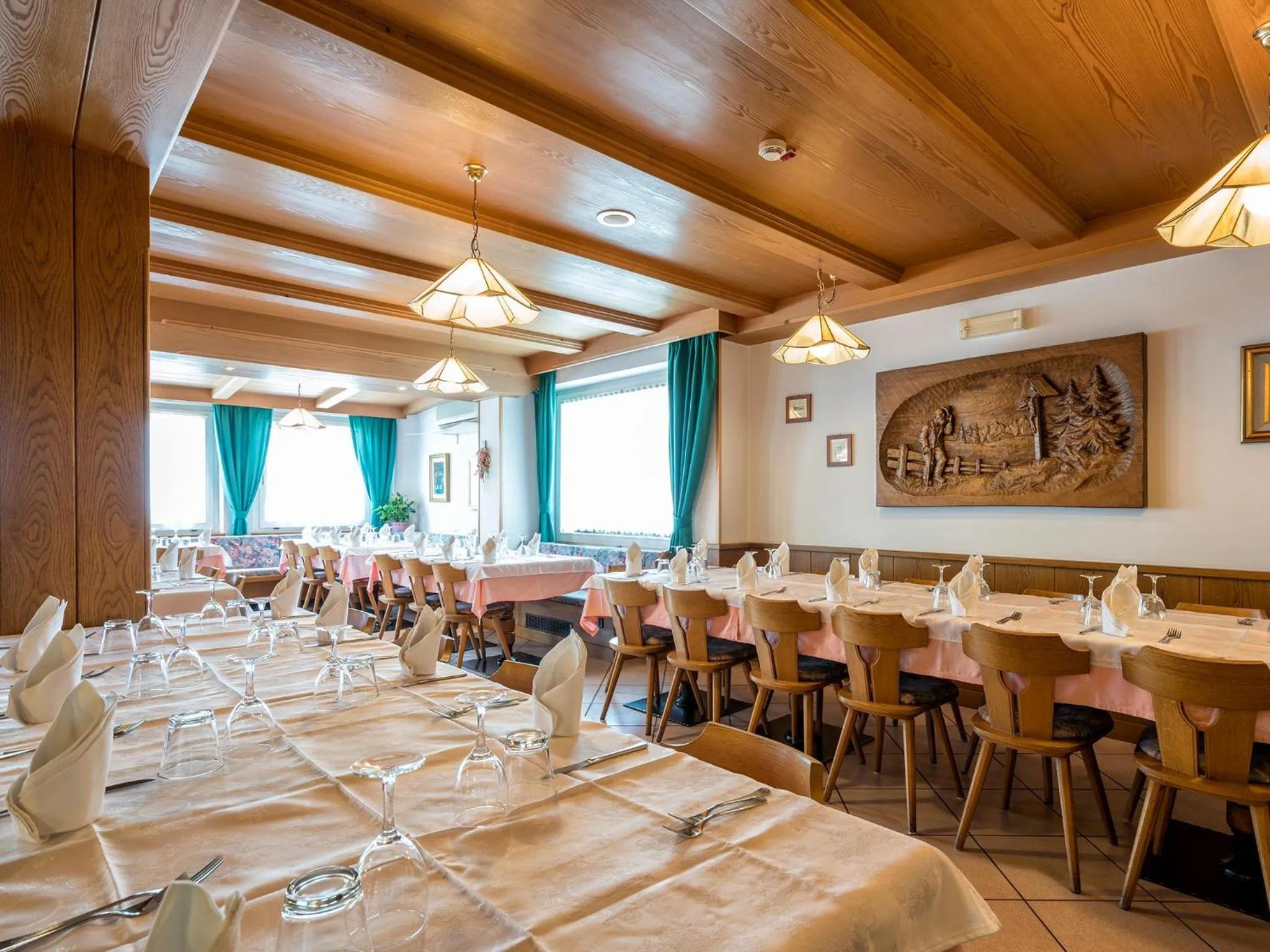 Restaurant/places to eat in Albergo Panorama