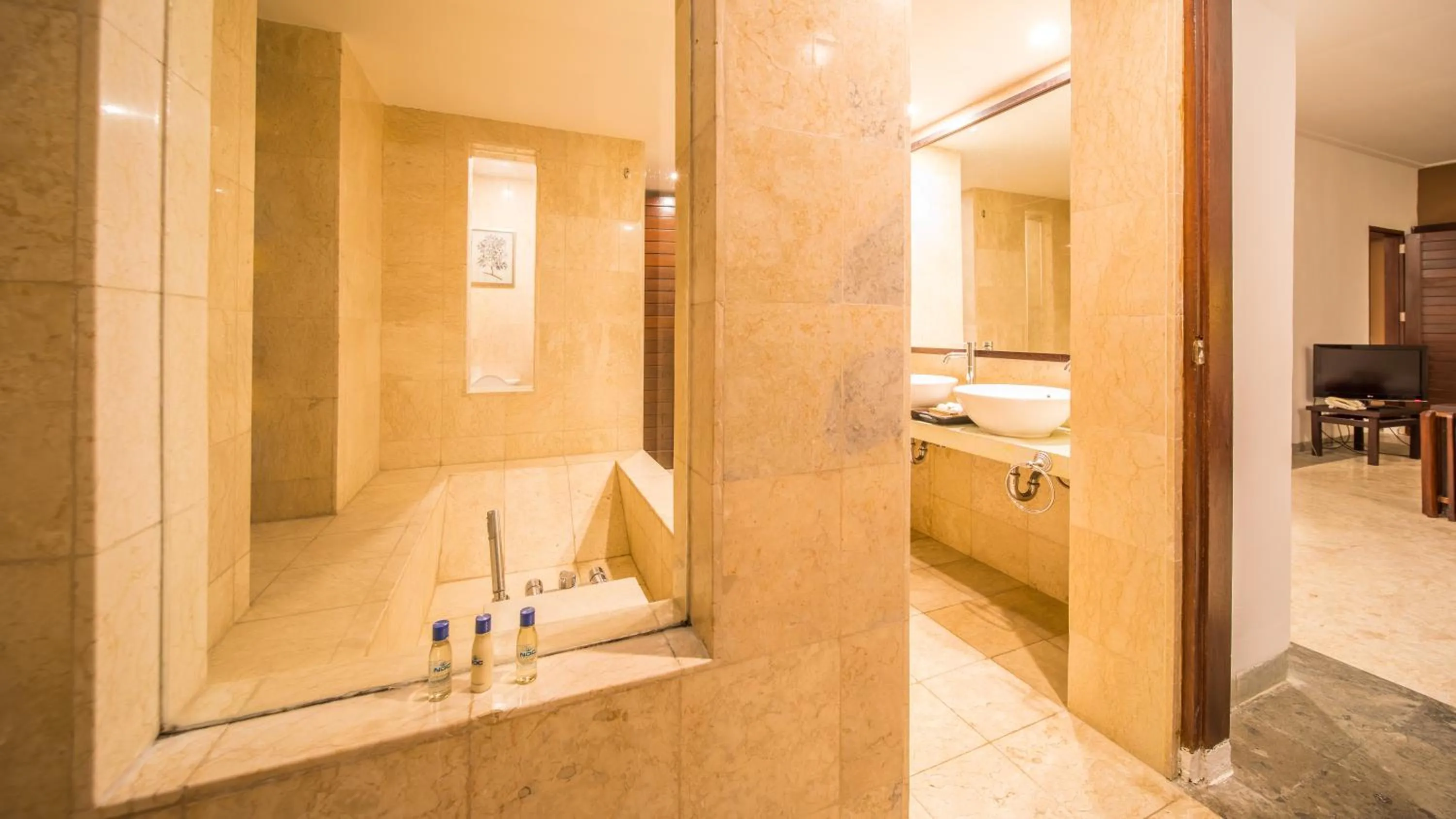 Hot Tub in NDC Resort & Spa