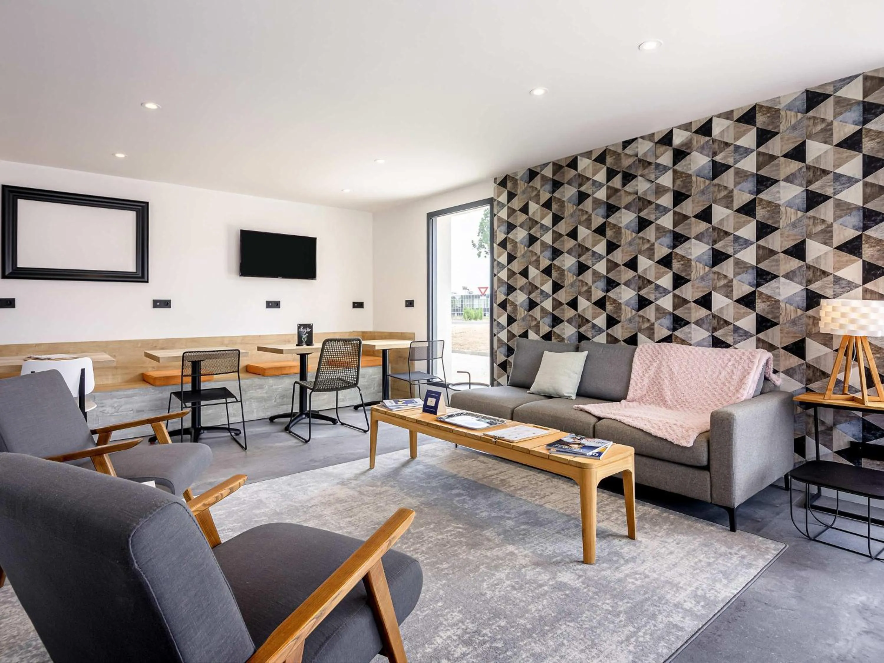 Property building in ibis Dijon Sud