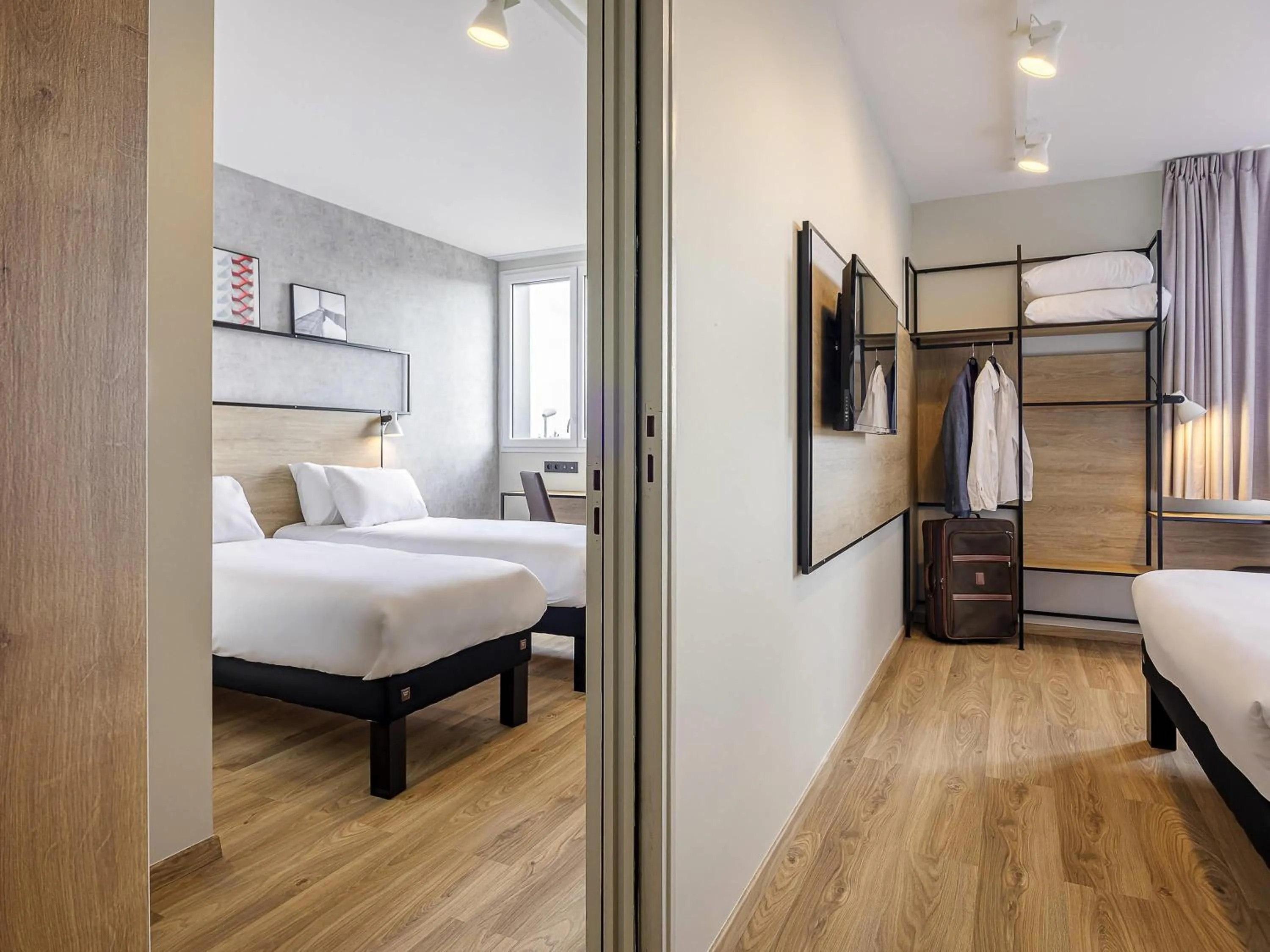 Bedroom, Bed in ibis Dijon Sud