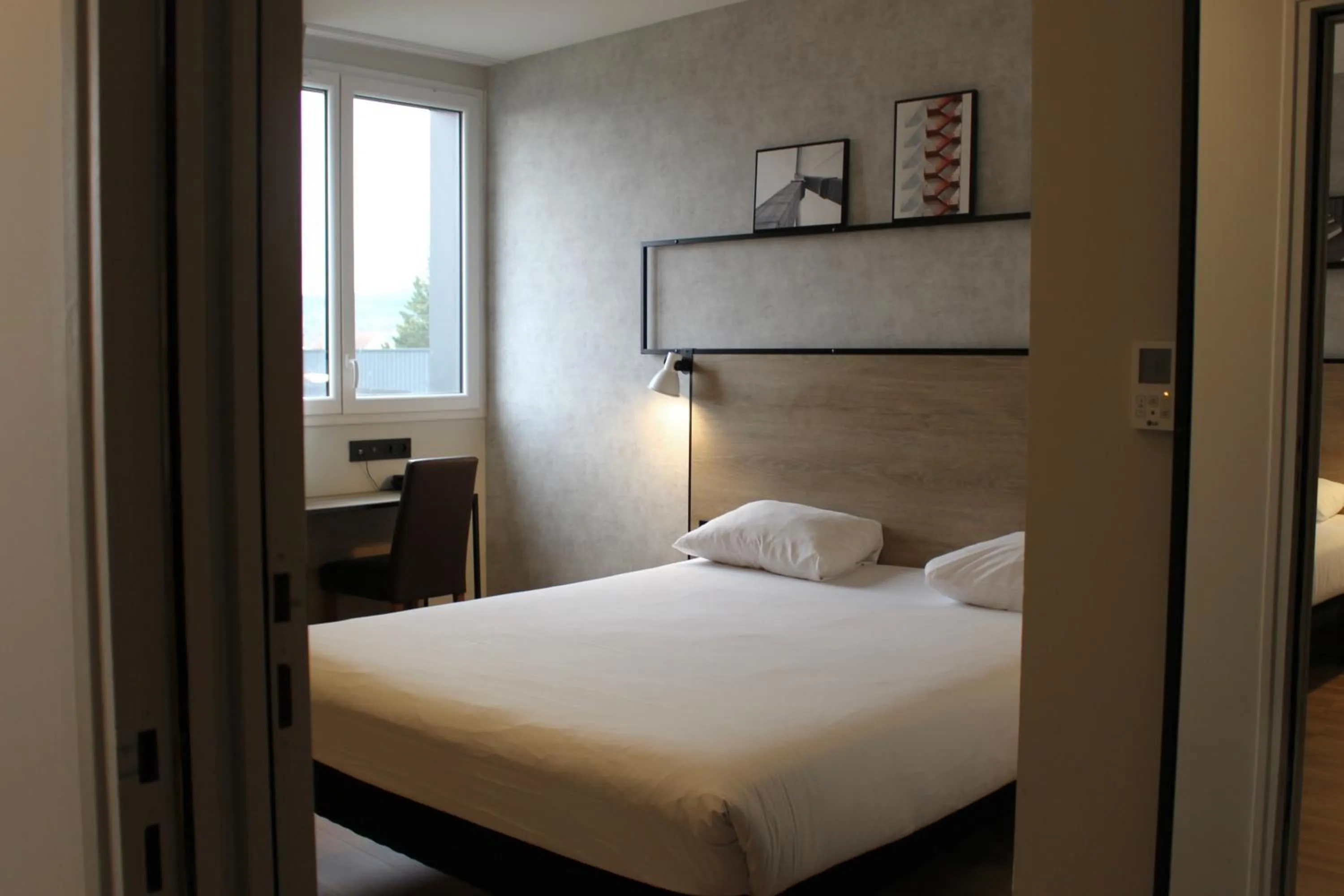 Photo of the whole room, Bed in ibis Dijon Sud