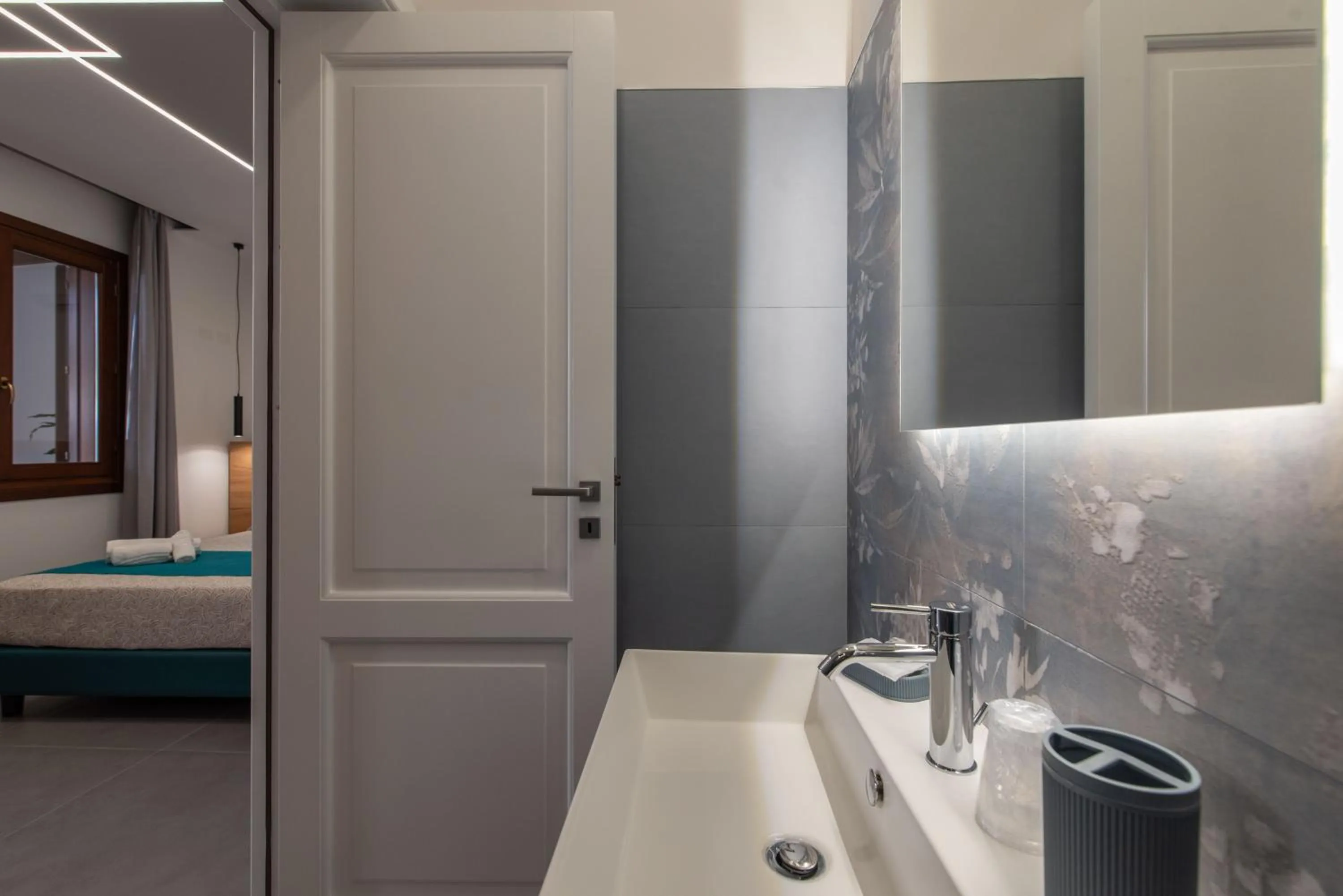 Bathroom, Bed in Affittacamere Aloe