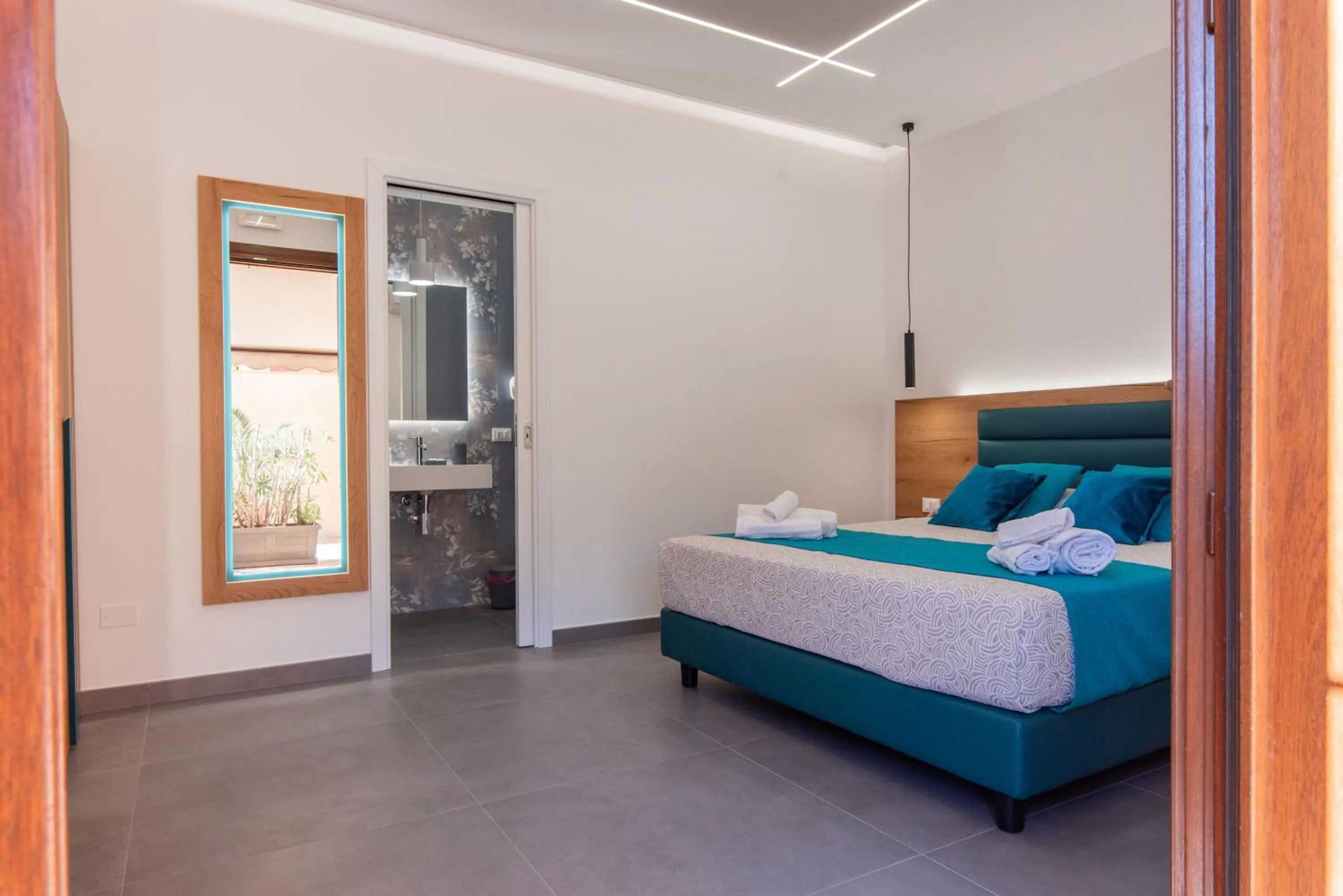 Bathroom, Bed in Affittacamere Aloe