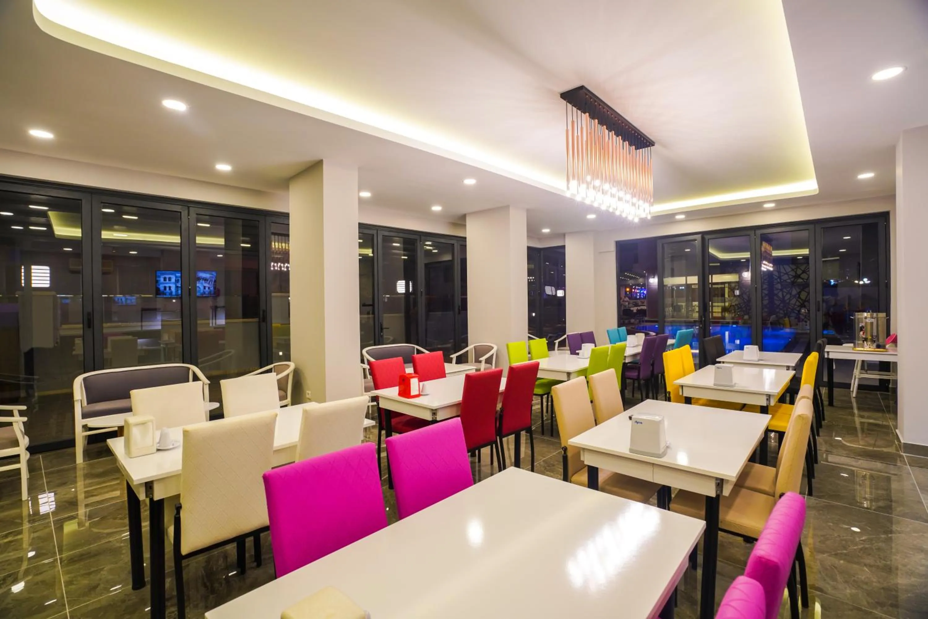 Restaurant/places to eat in Seren Sari Hotel