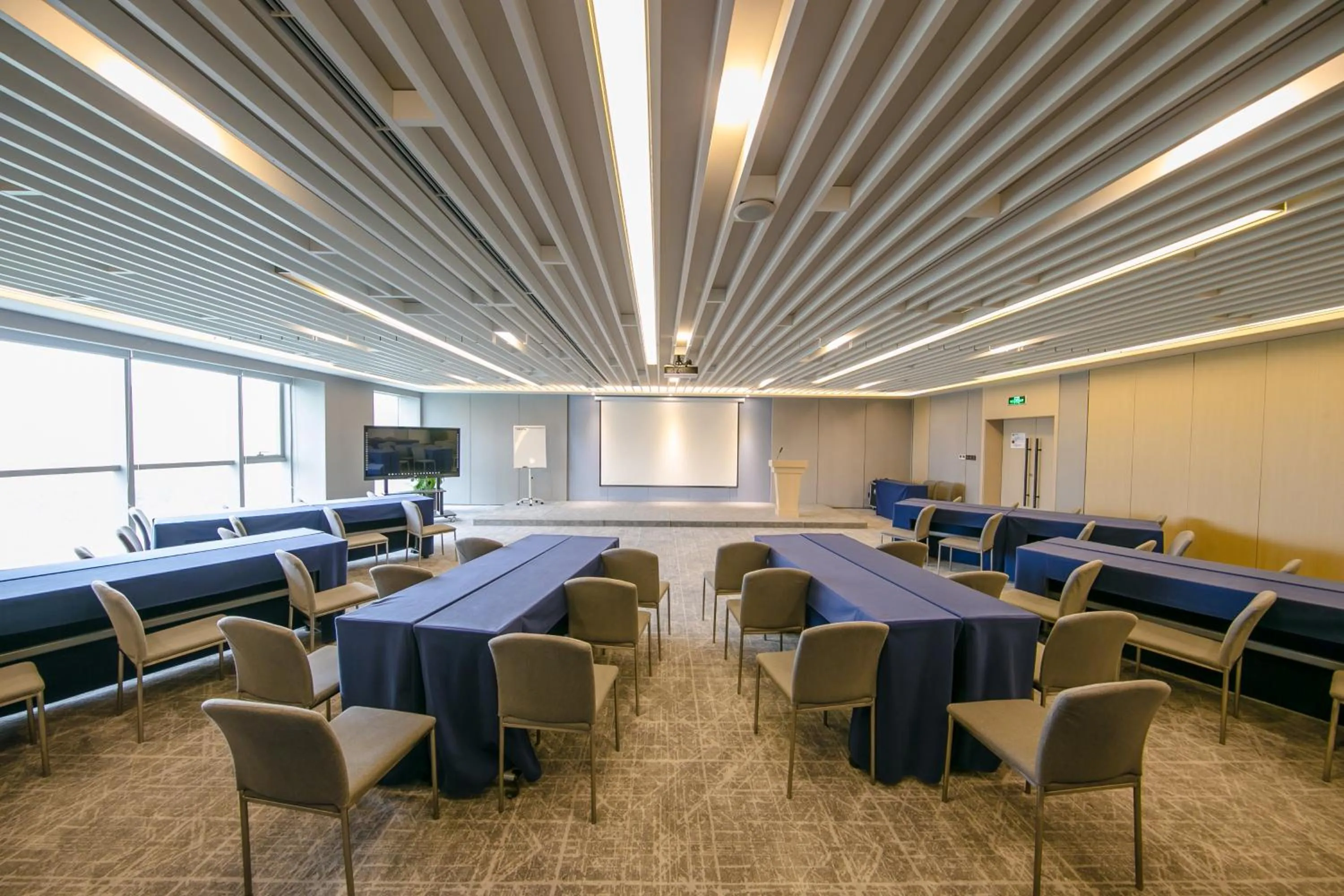 Meeting/conference room in Holiday Inn Express Hefei High Tech by IHG
