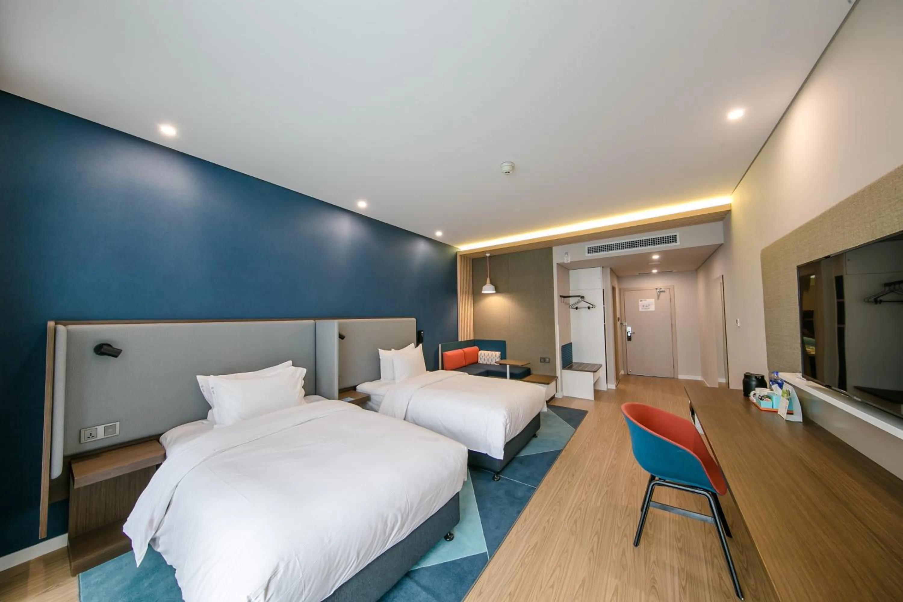 Photo of the whole room, Bed in Holiday Inn Express Hefei High Tech by IHG
