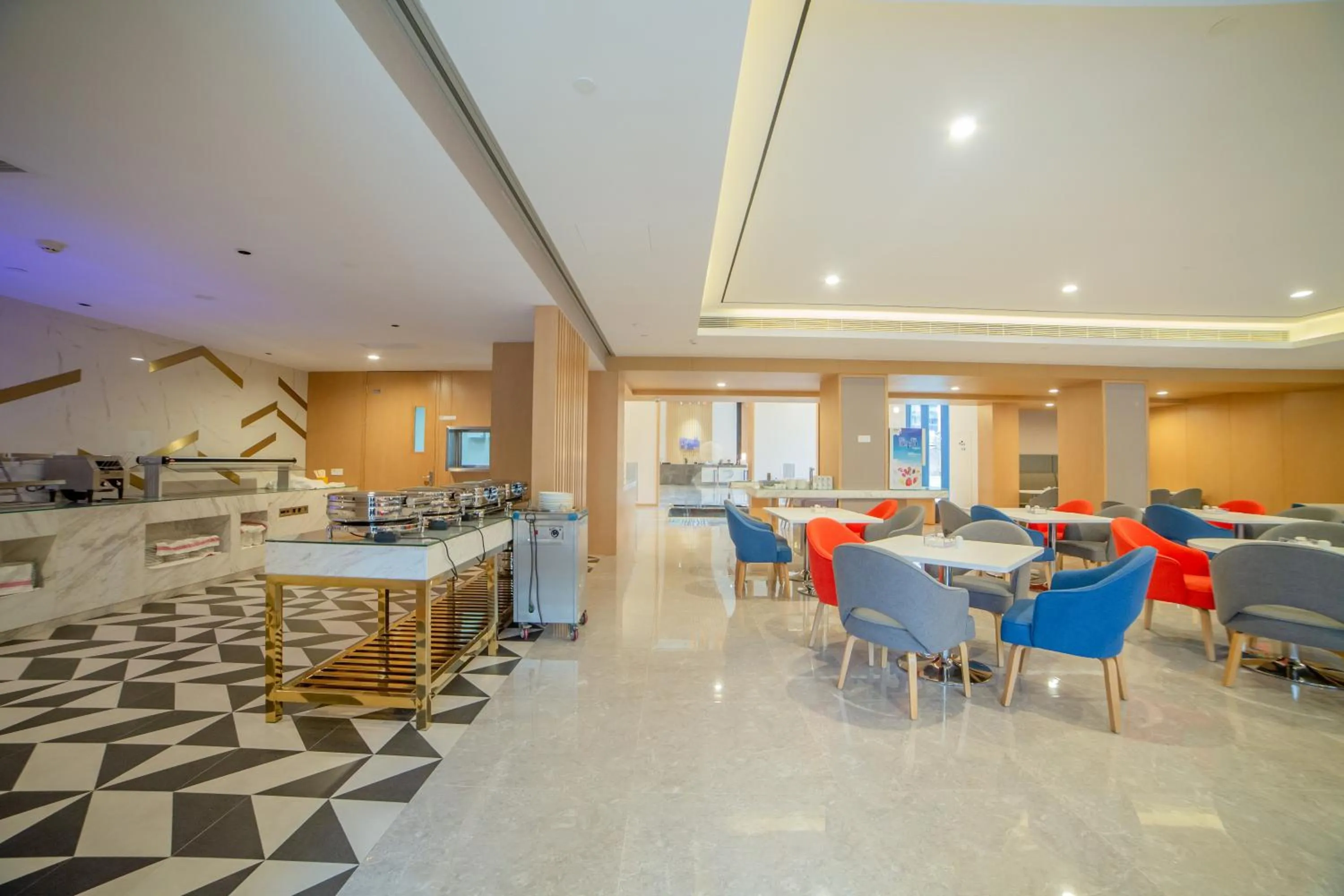 Restaurant/places to eat in Holiday Inn Express - Ya'an City Center by IHG