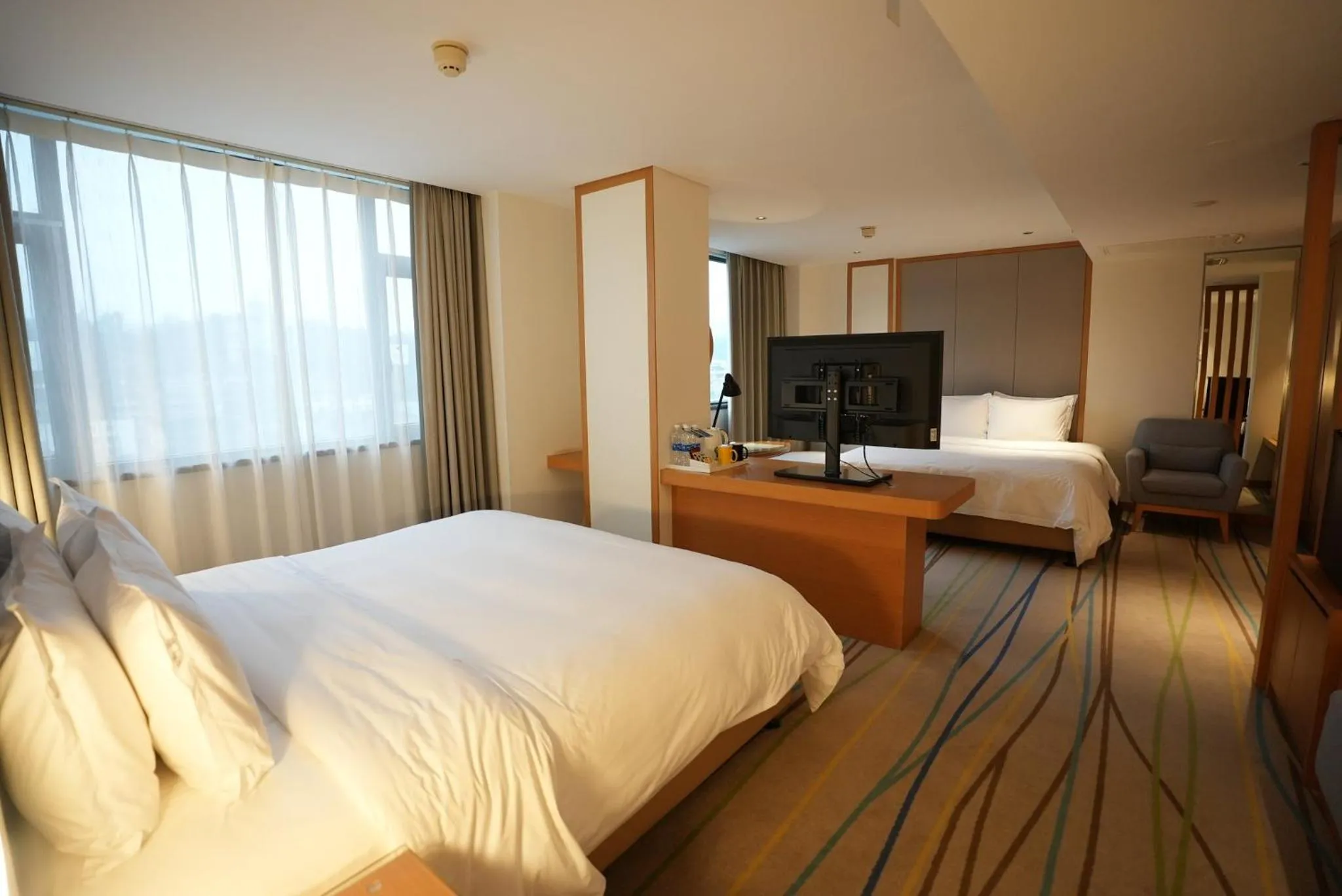 Photo of the whole room, Bed in Holiday Inn Express - Ya'an City Center by IHG