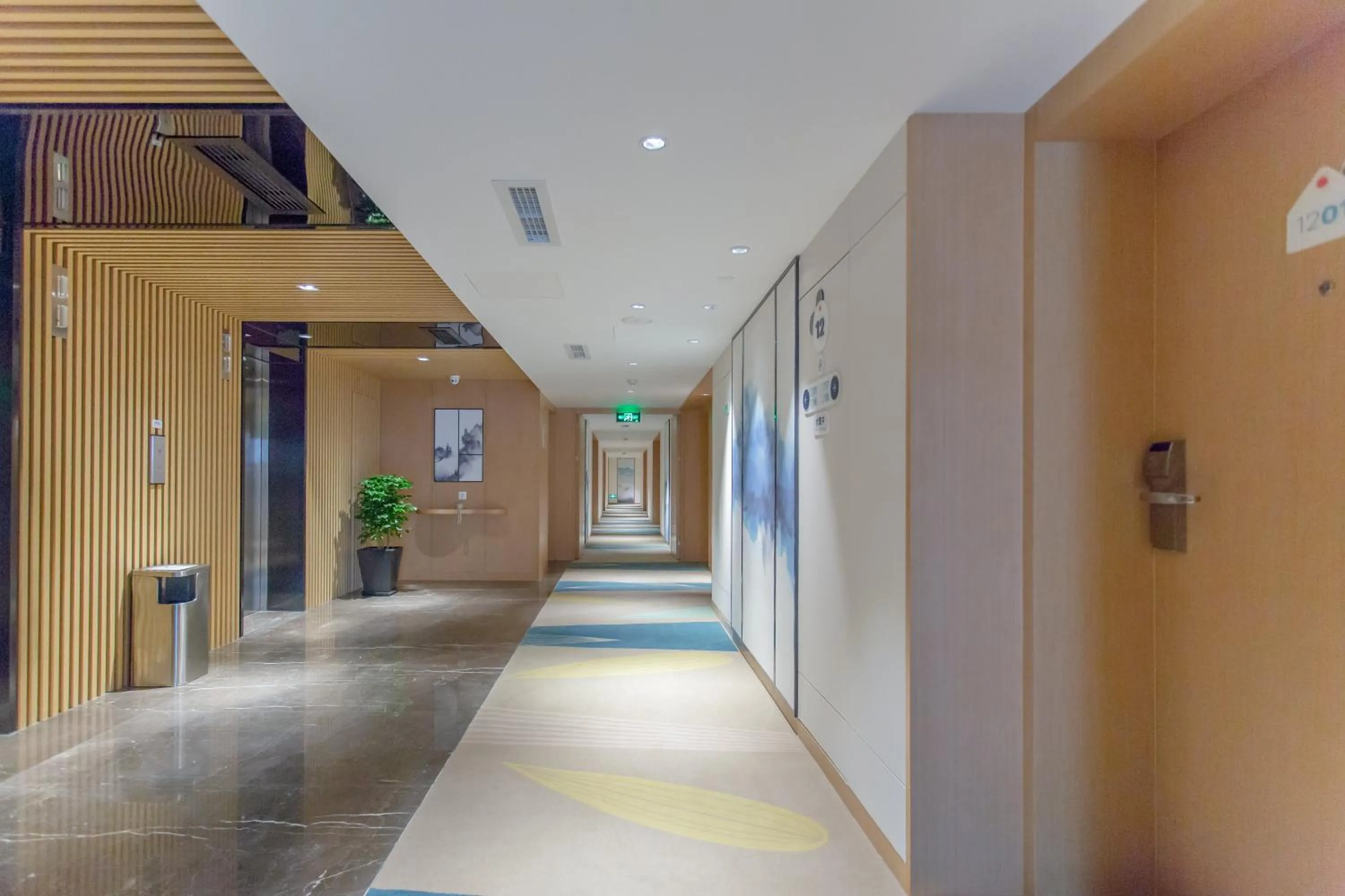 Photo of the whole room in Holiday Inn Express - Ya'an City Center by IHG