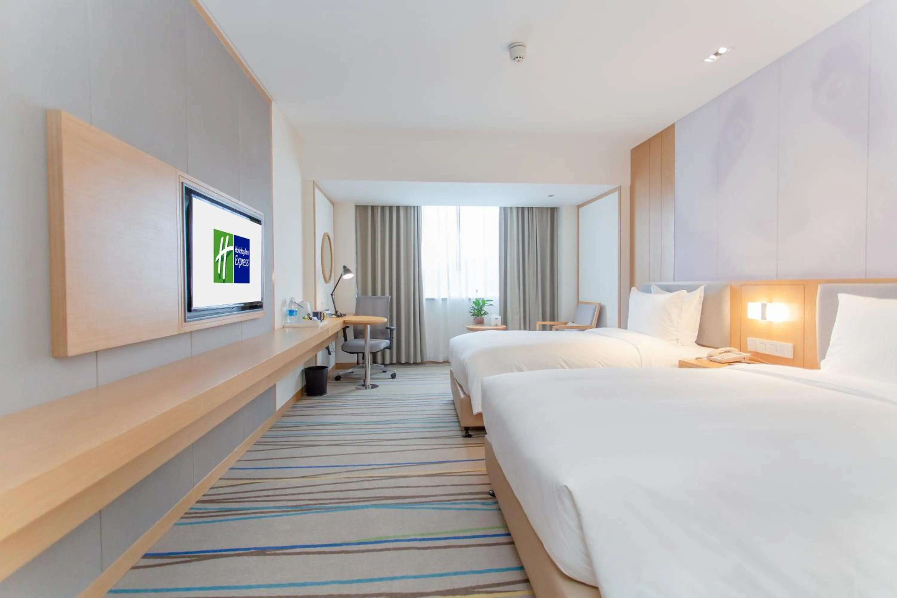 Bed in Holiday Inn Express - Ya'an City Center by IHG