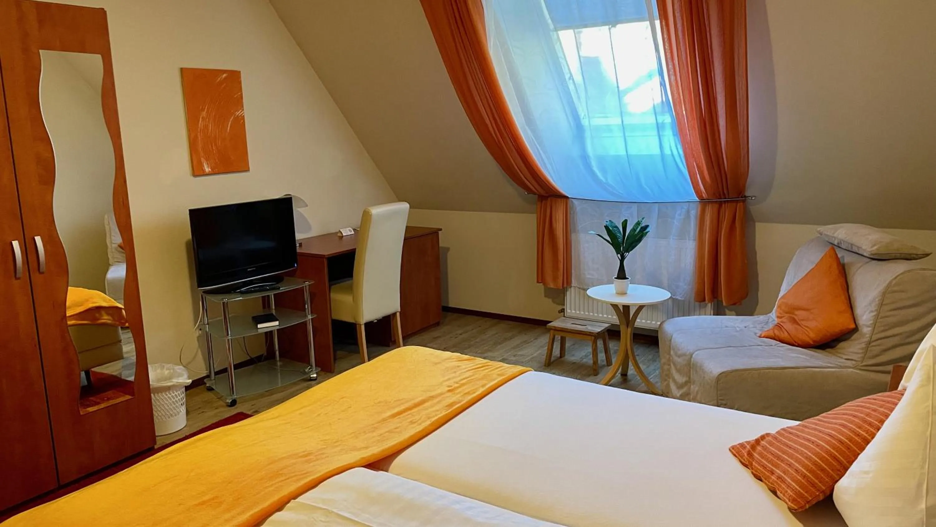 Photo of the whole room in Gösser BACHGASSLHOF -- Bed and Breakfast -- Apartments