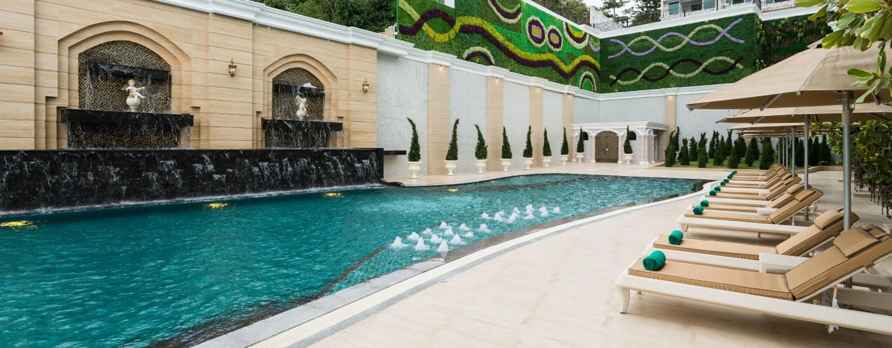 Swimming pool in LK Emerald Beach - SHA Extra Plus