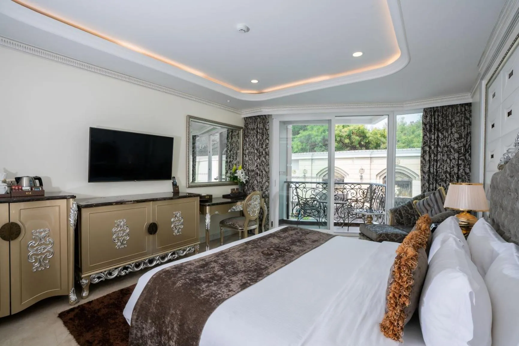 Balcony/Terrace, Bed in LK Emerald Beach - SHA Extra Plus