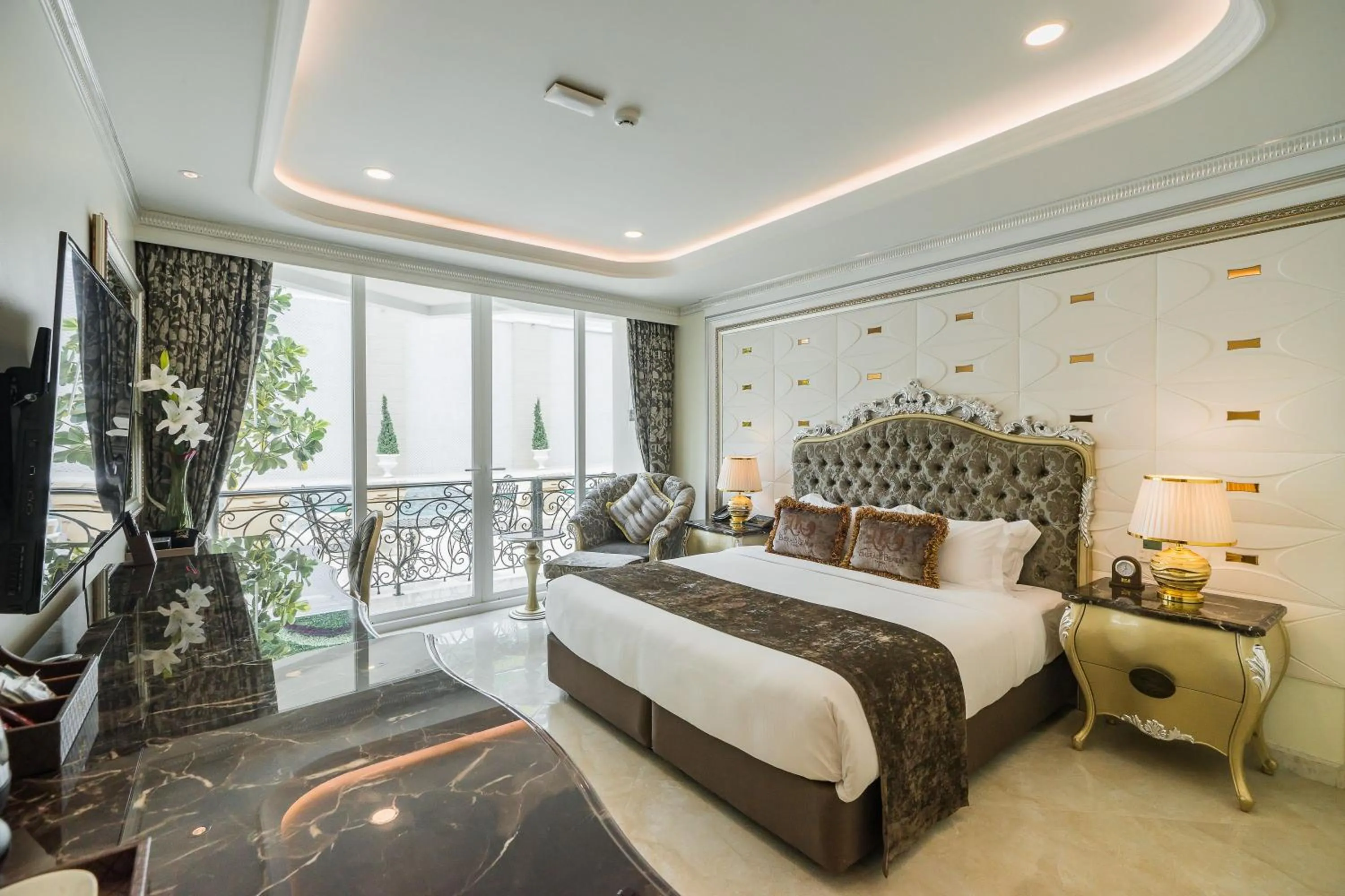 Photo of the whole room, Bed in LK Emerald Beach - SHA Extra Plus