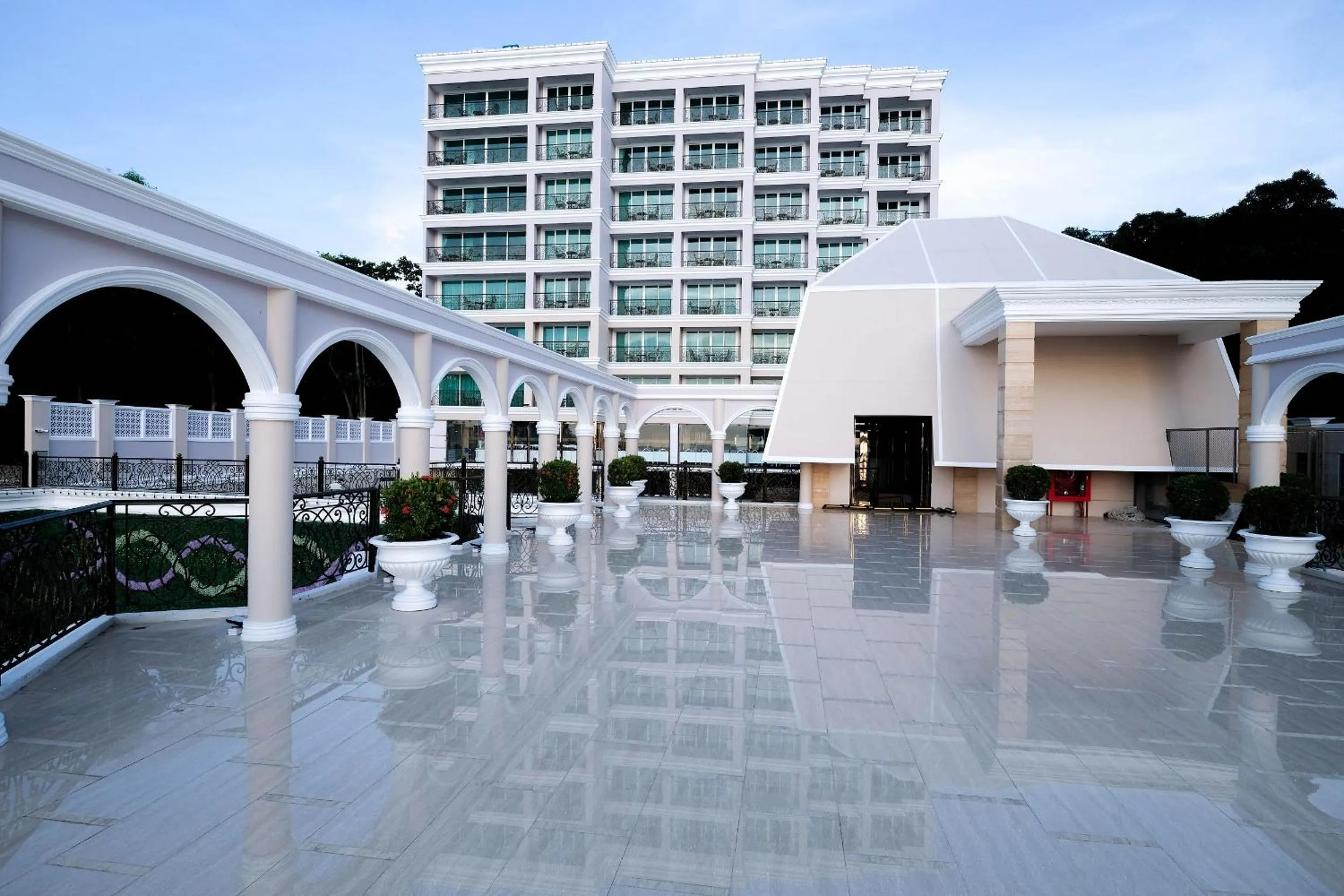 Property building in LK Emerald Beach - SHA Extra Plus