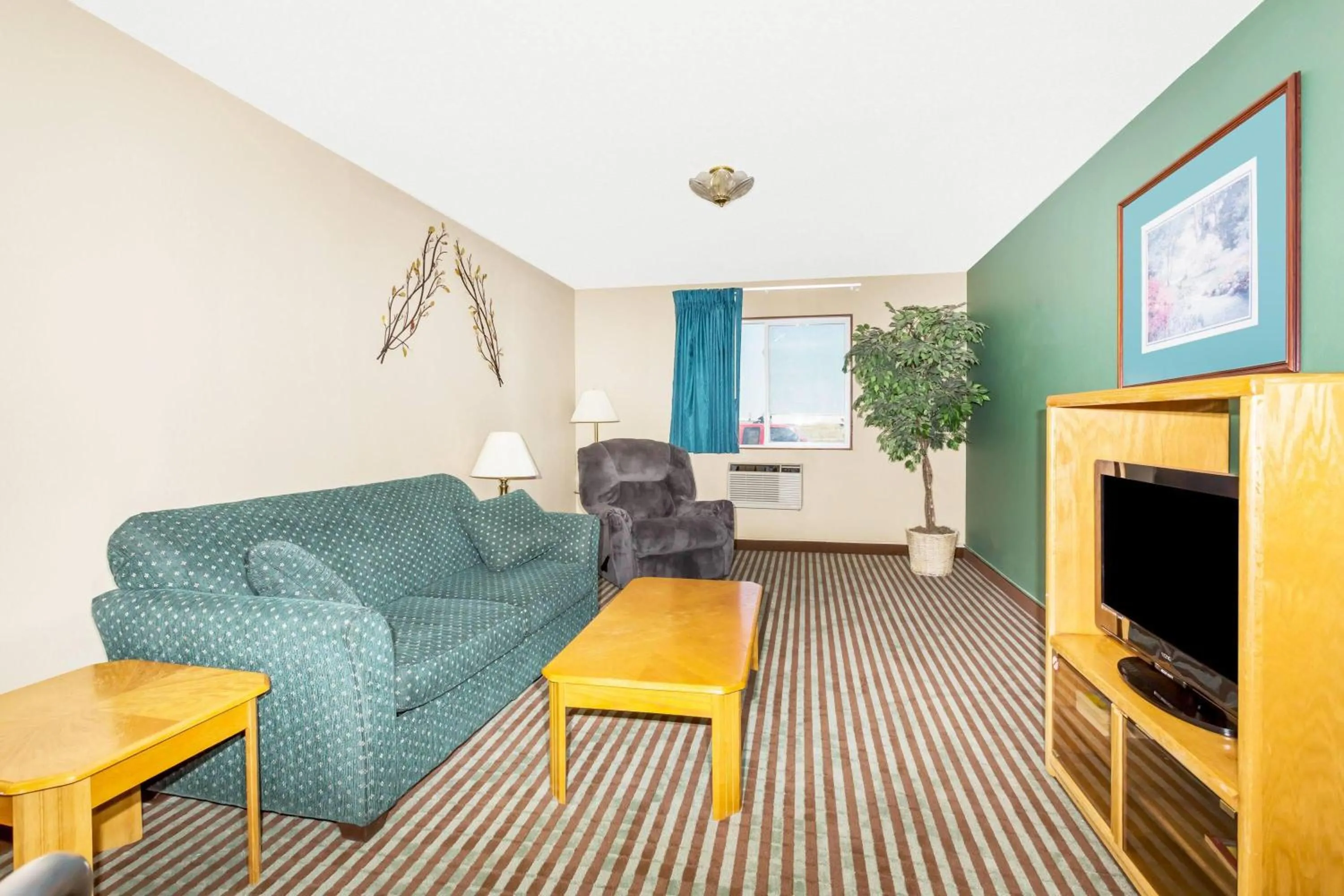 Photo of the whole room in Super 8 by Wyndham Lexington