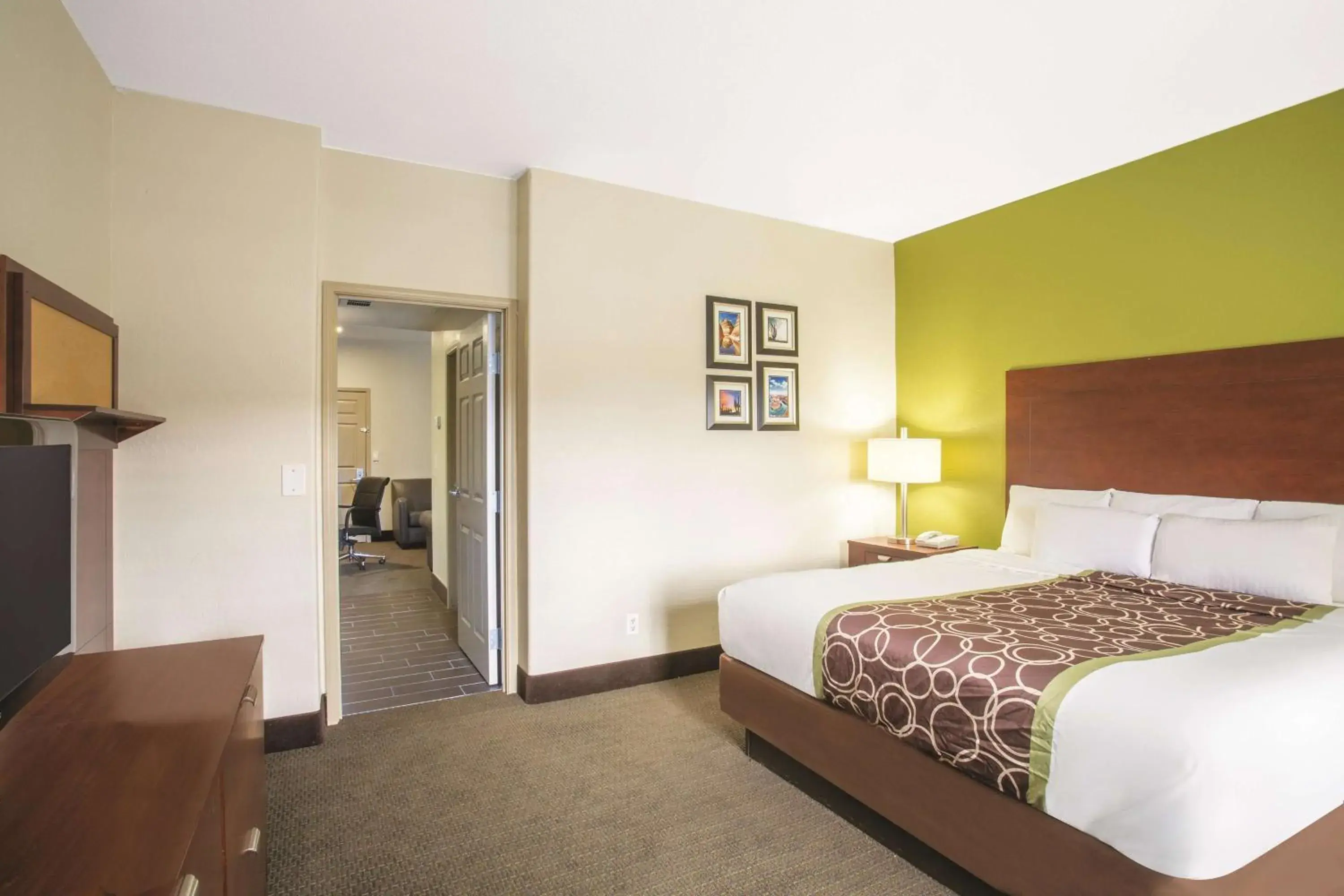 King Suite - Pet Friendly 1st Floor Only - Non-Smoking in La Quinta by Wyndham Conference Center Prescott King Suite - Pet Friendly 1st Floor Only - Non-Smoking in La Quinta by Wyndham Conference Center Prescott
