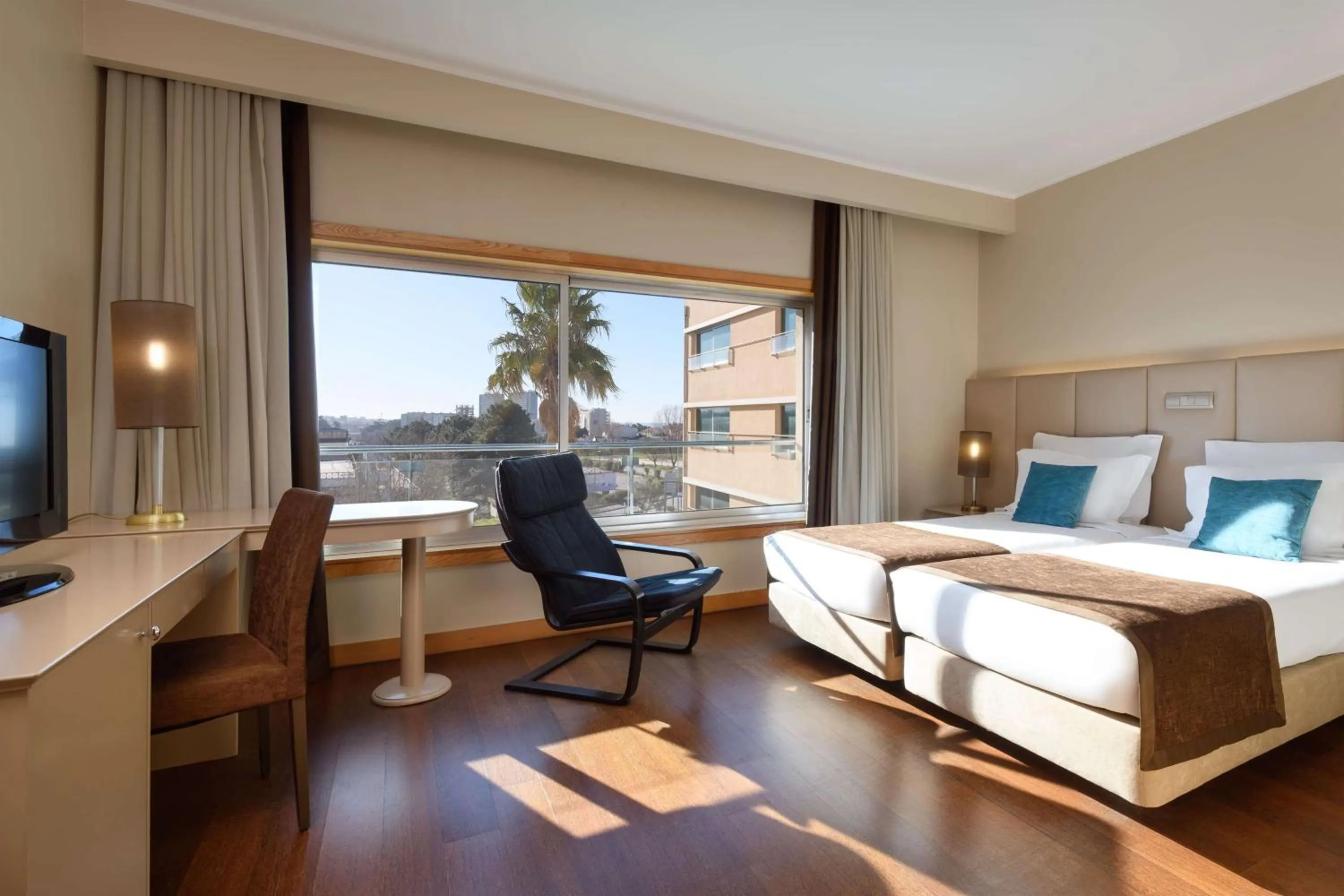 Photo of the whole room, Bed in TRYP by Wyndham Porto Expo Hotel