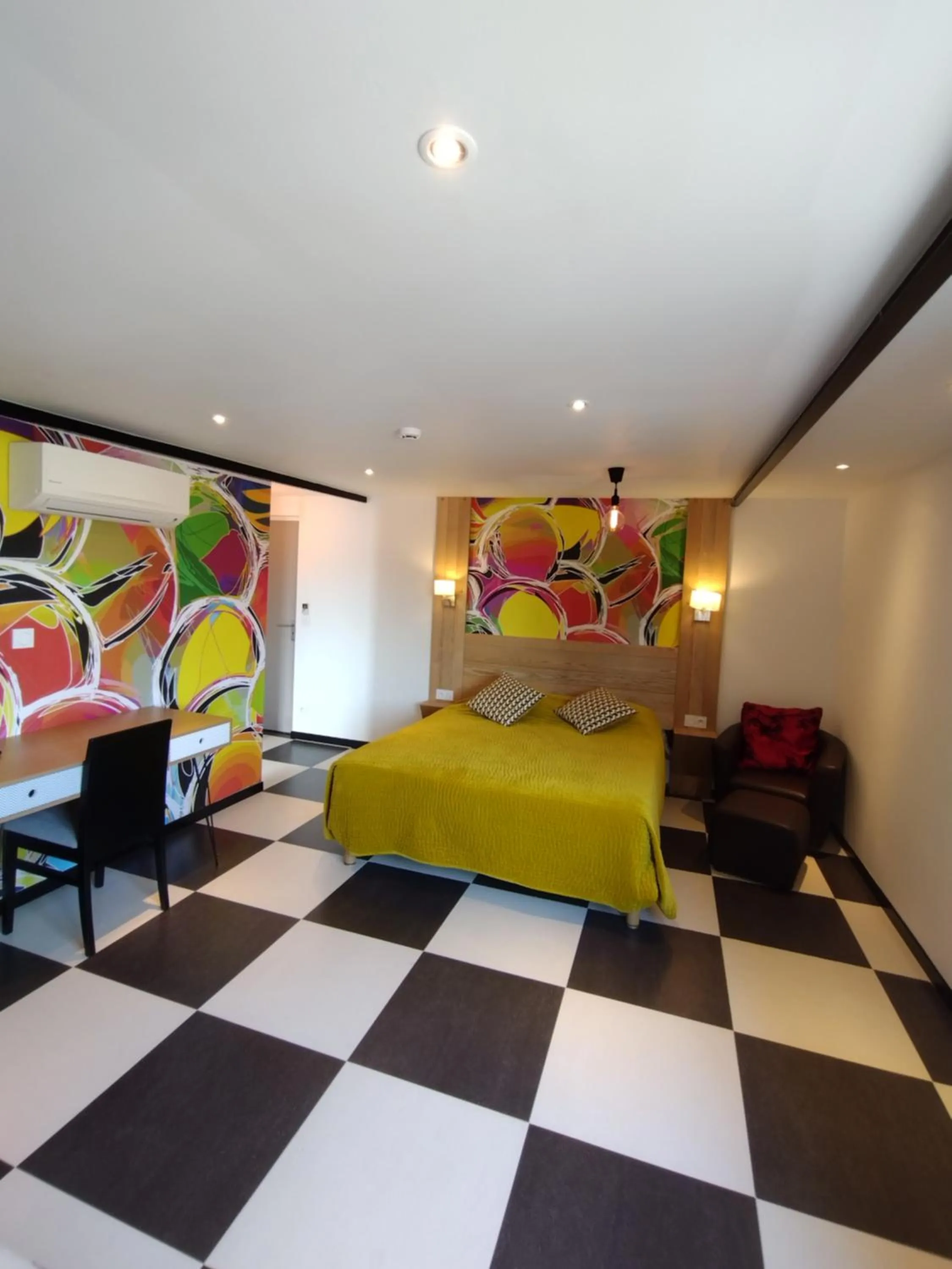 Bed in Hôtel Savary