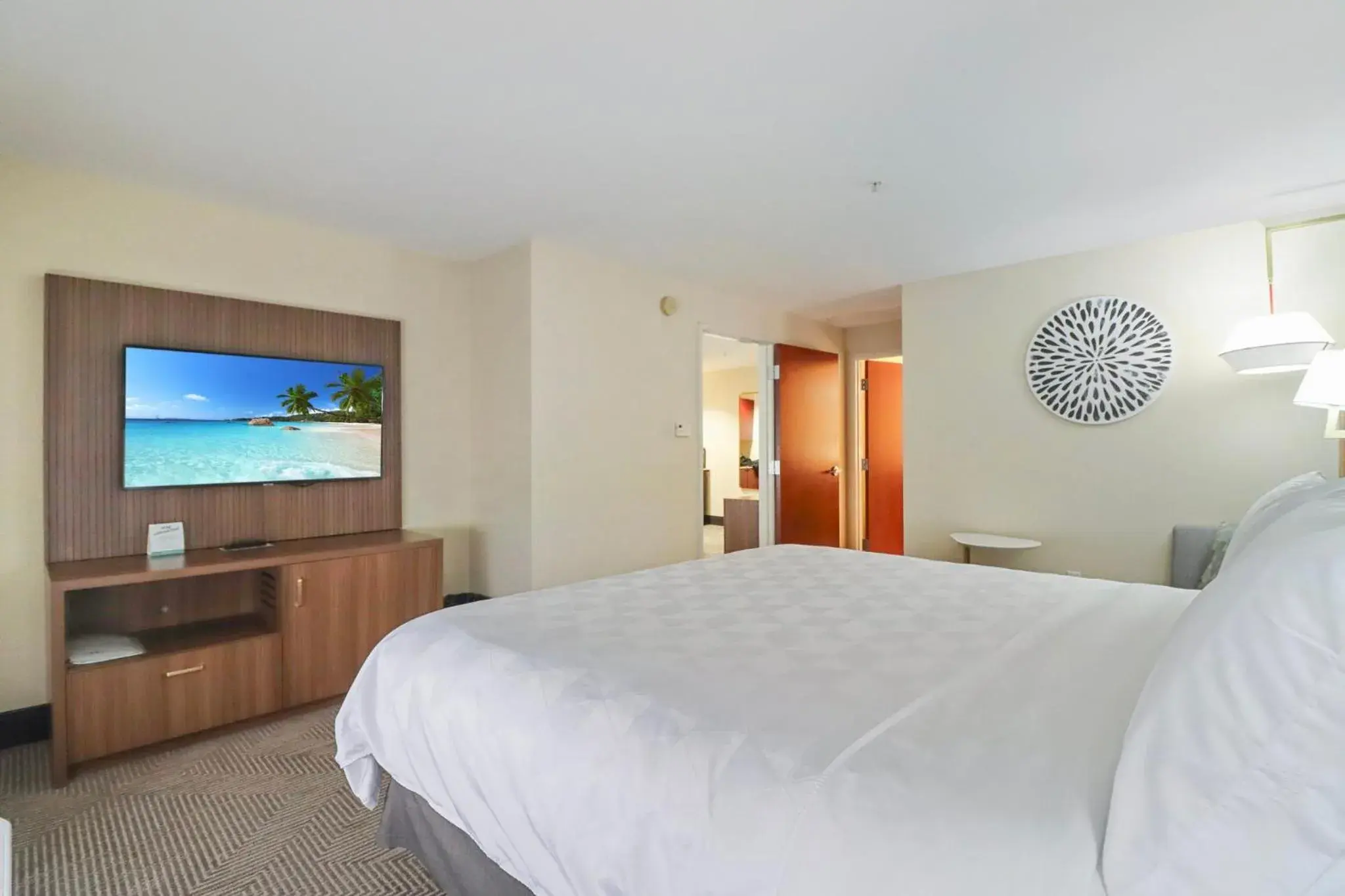 King Suite in Holiday Inn Quincy by IHG King Suite in Holiday Inn Quincy by IHG