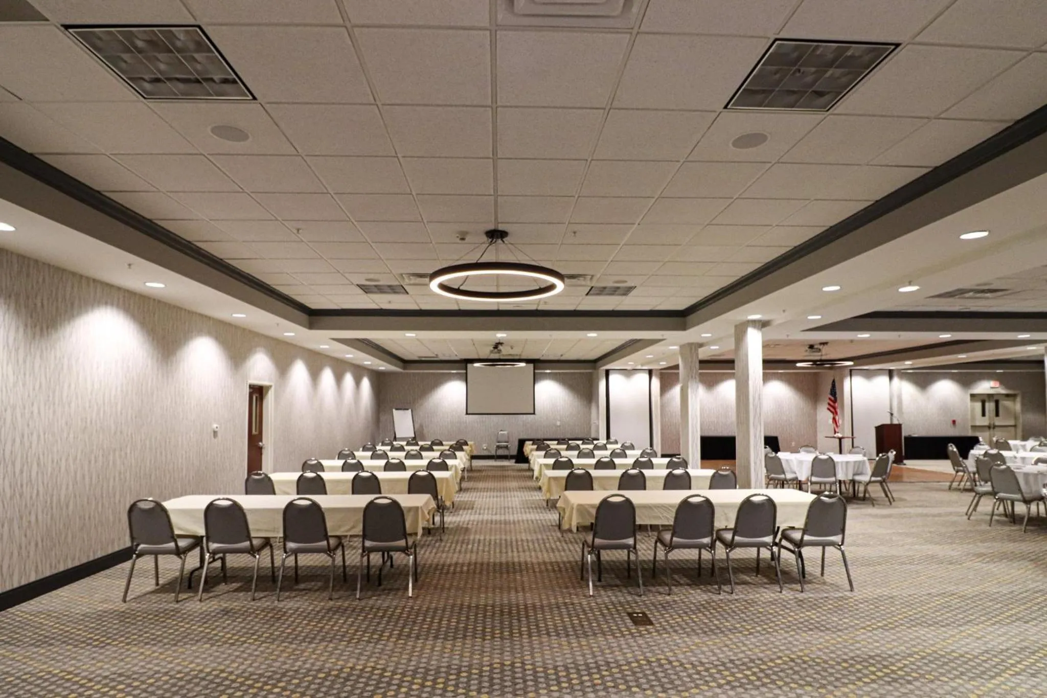Meeting/conference room in Holiday Inn Quincy by IHG