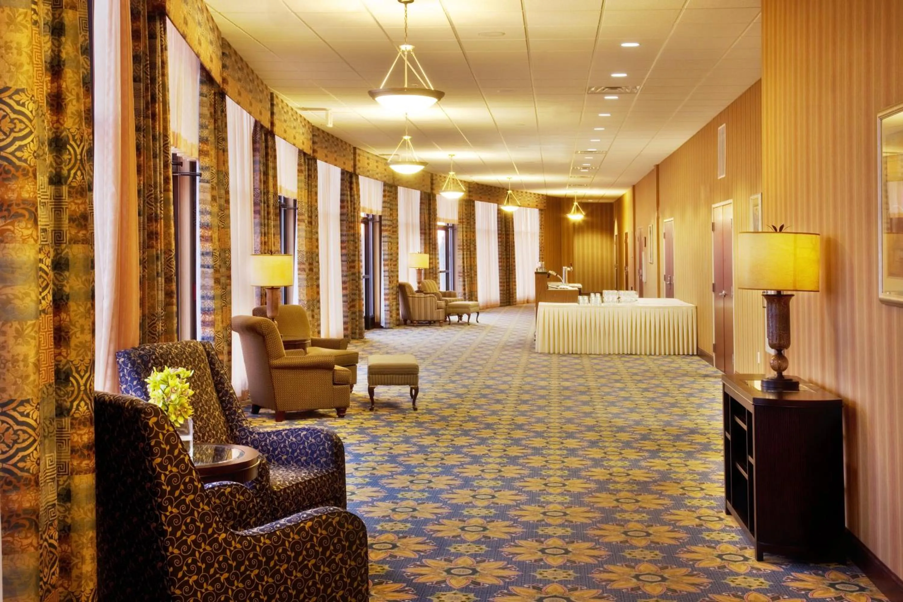 Meeting/conference room in Holiday Inn Quincy by IHG