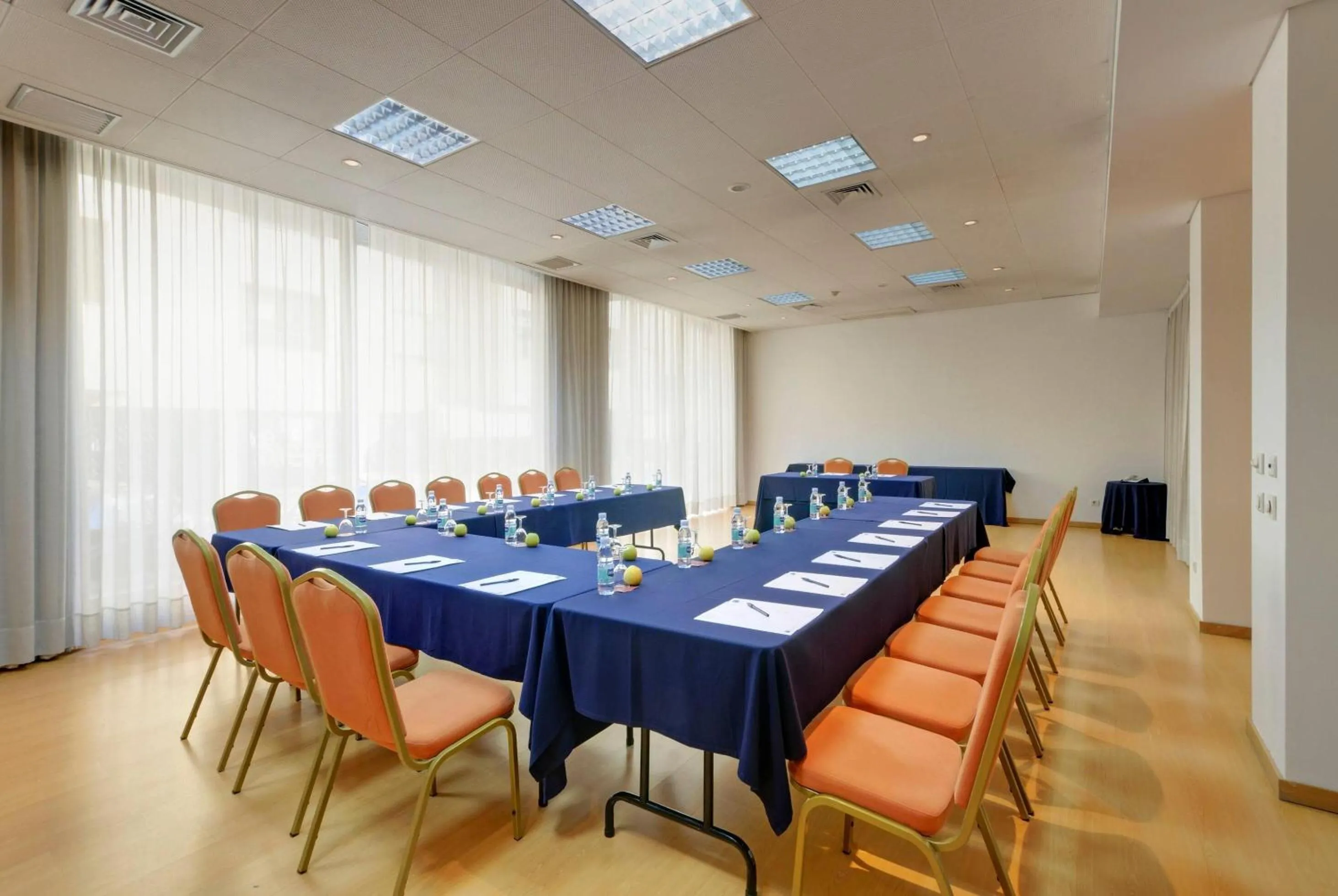 Meeting/conference room in TRYP by Wyndham Porto Centro Hotel