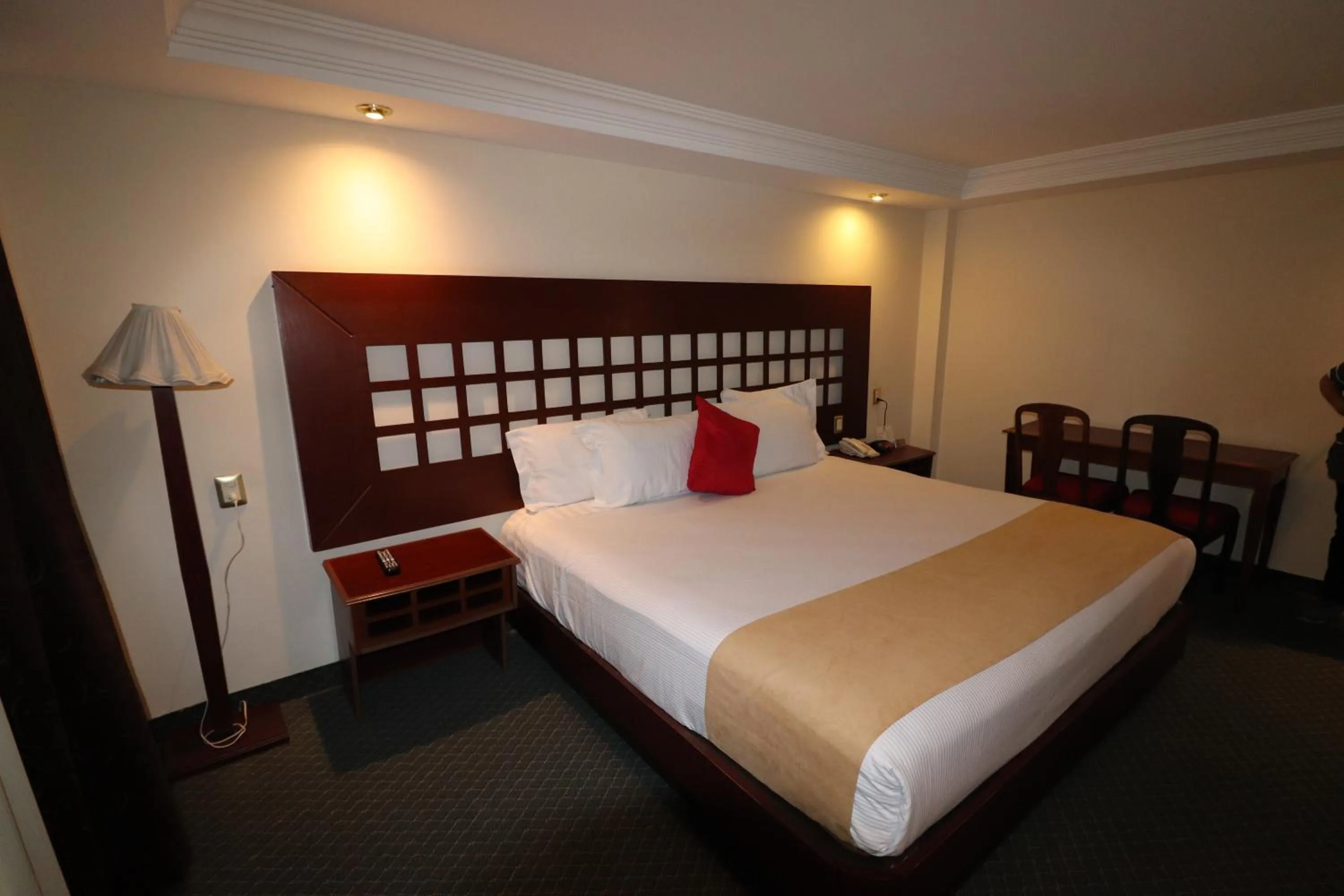 Bed in Best Western Toluca