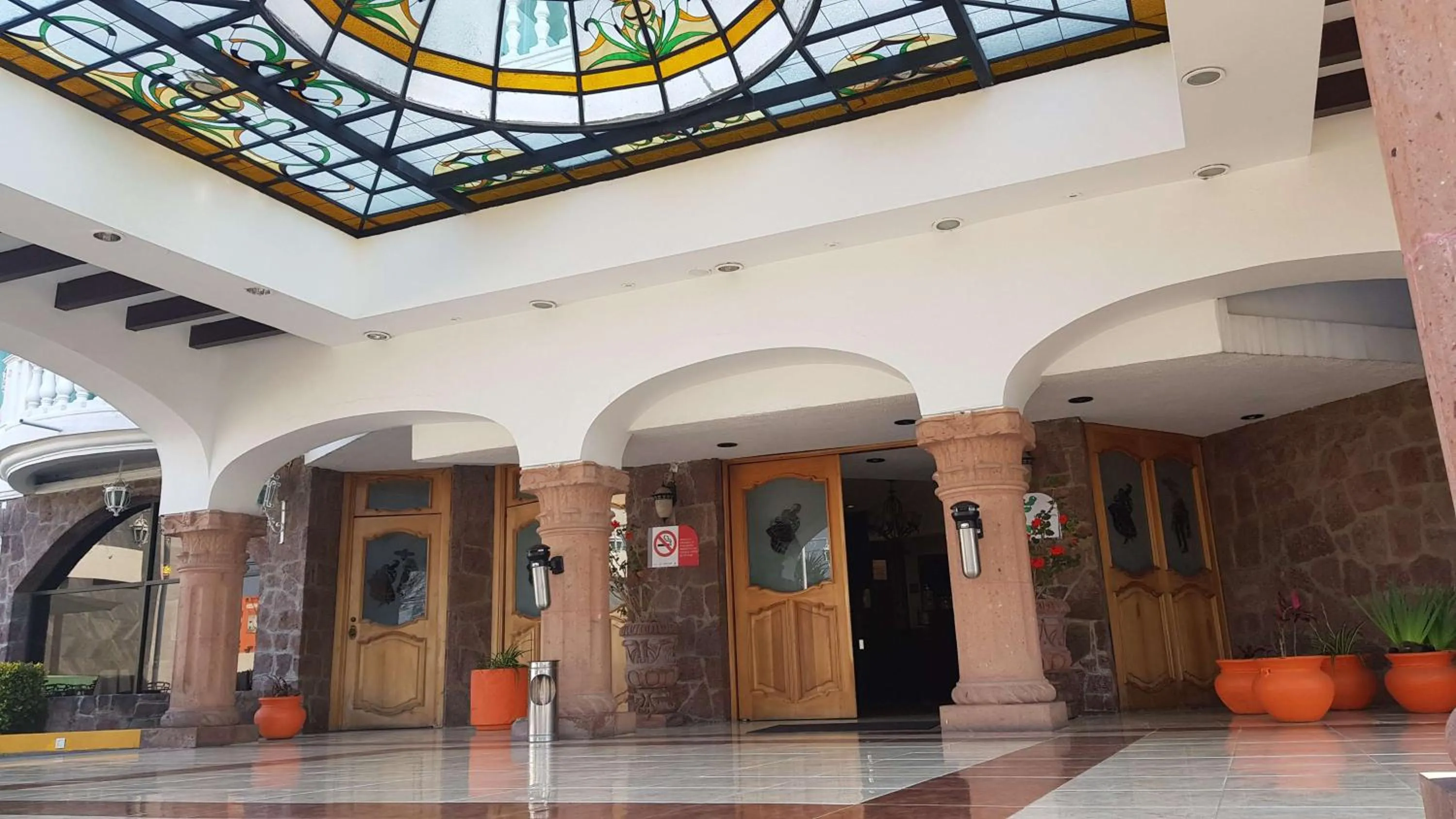 Lobby or reception in Best Western Toluca