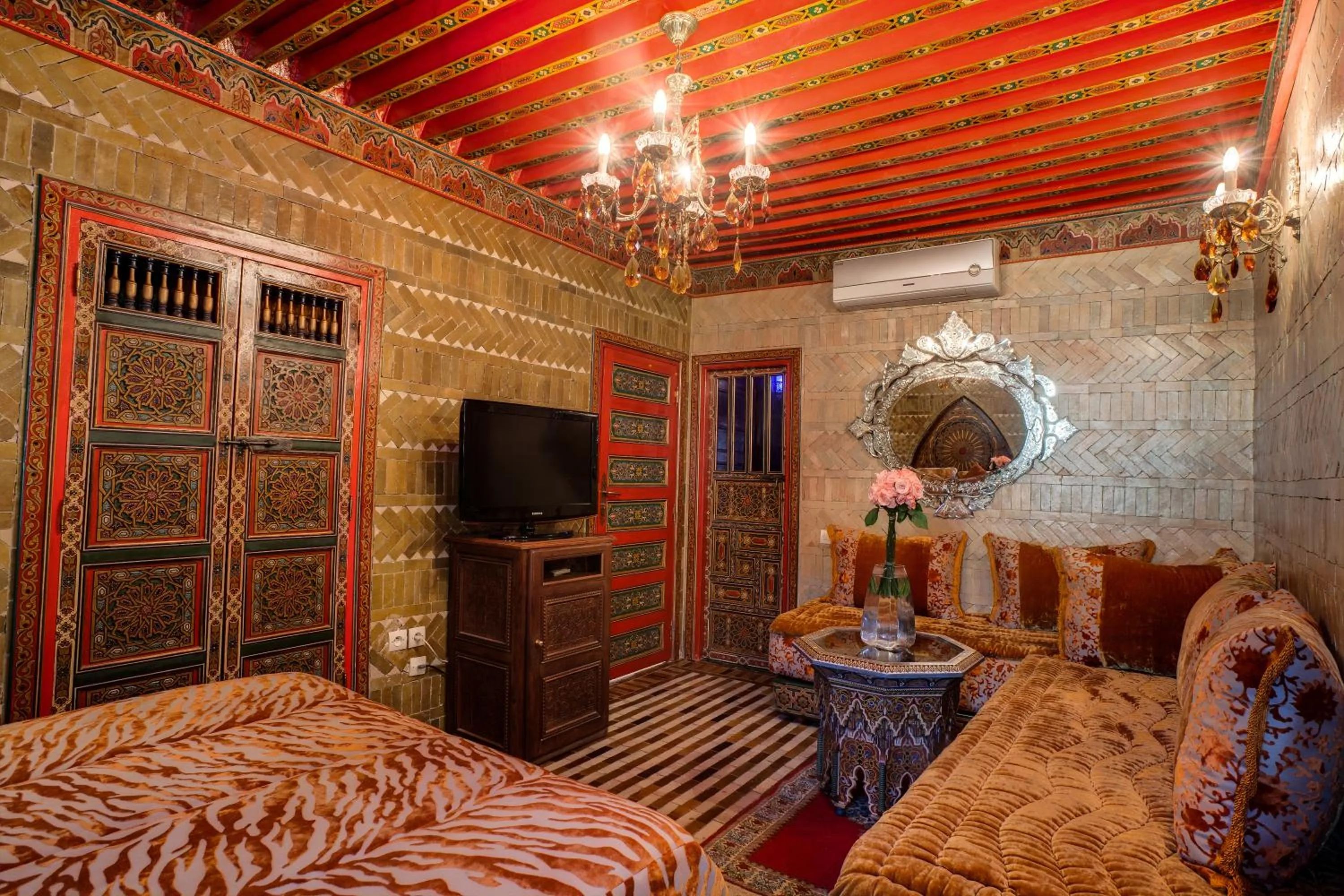 Seating area, Bed in Riad La Maison Verte