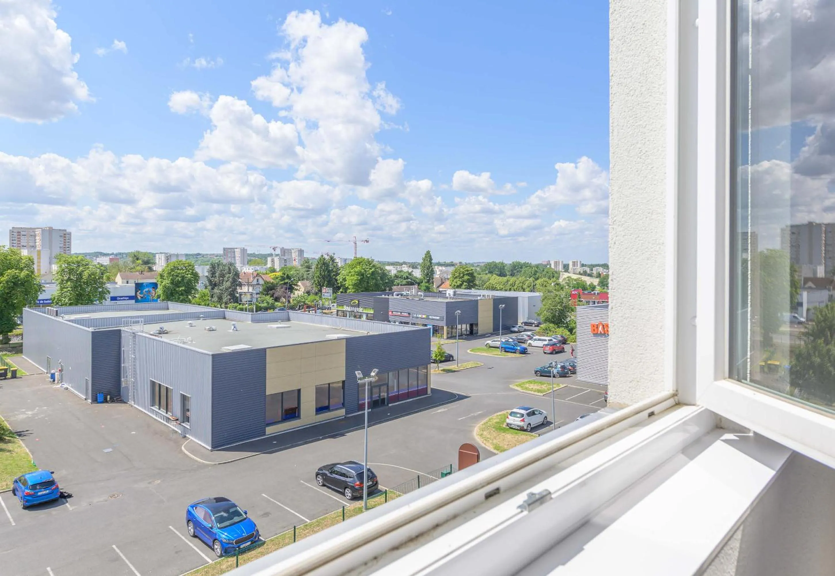 City view in B&B HOTEL Meaux