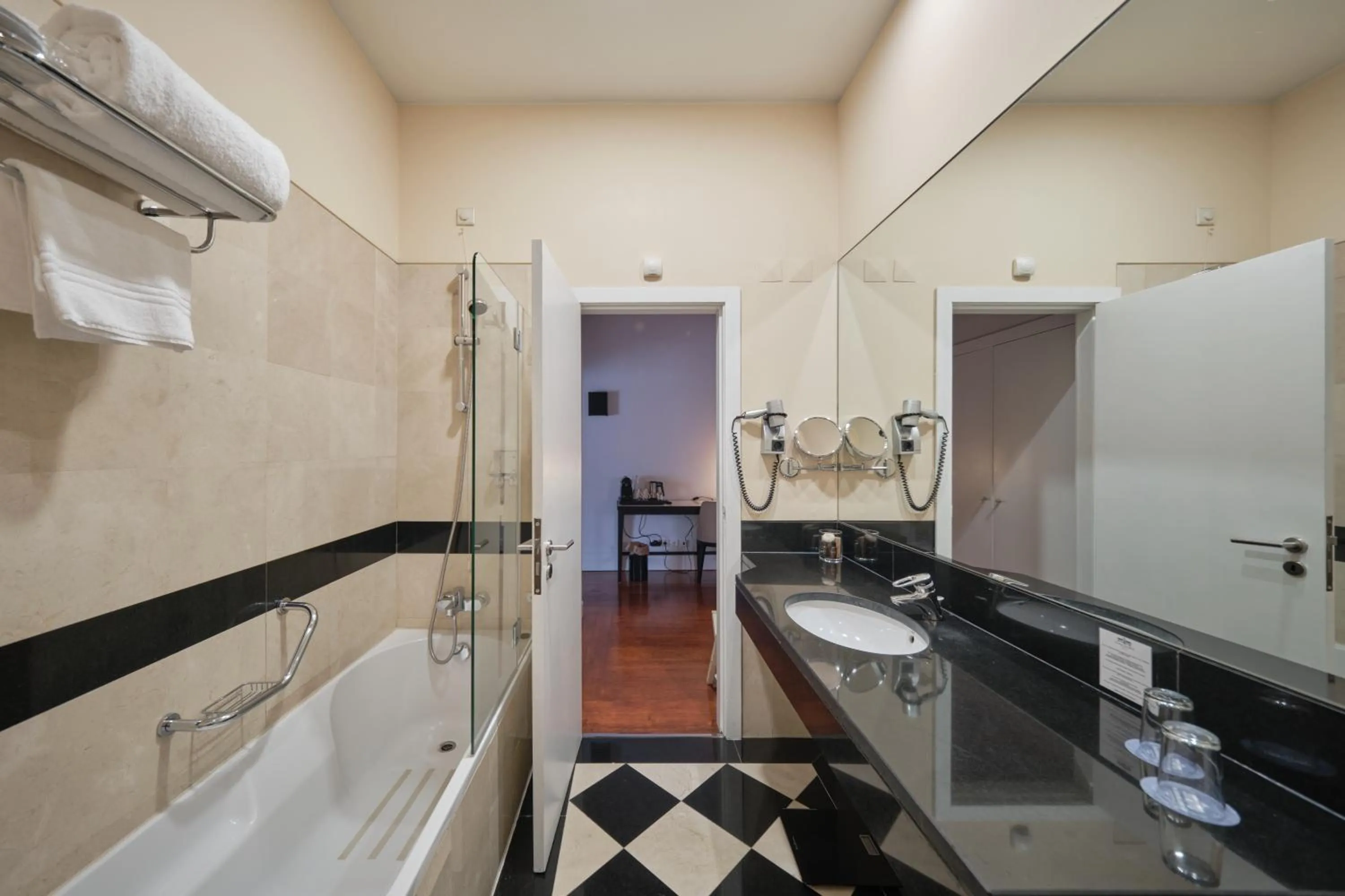 Toilet in Palacio da Lousa Boutique Hotel