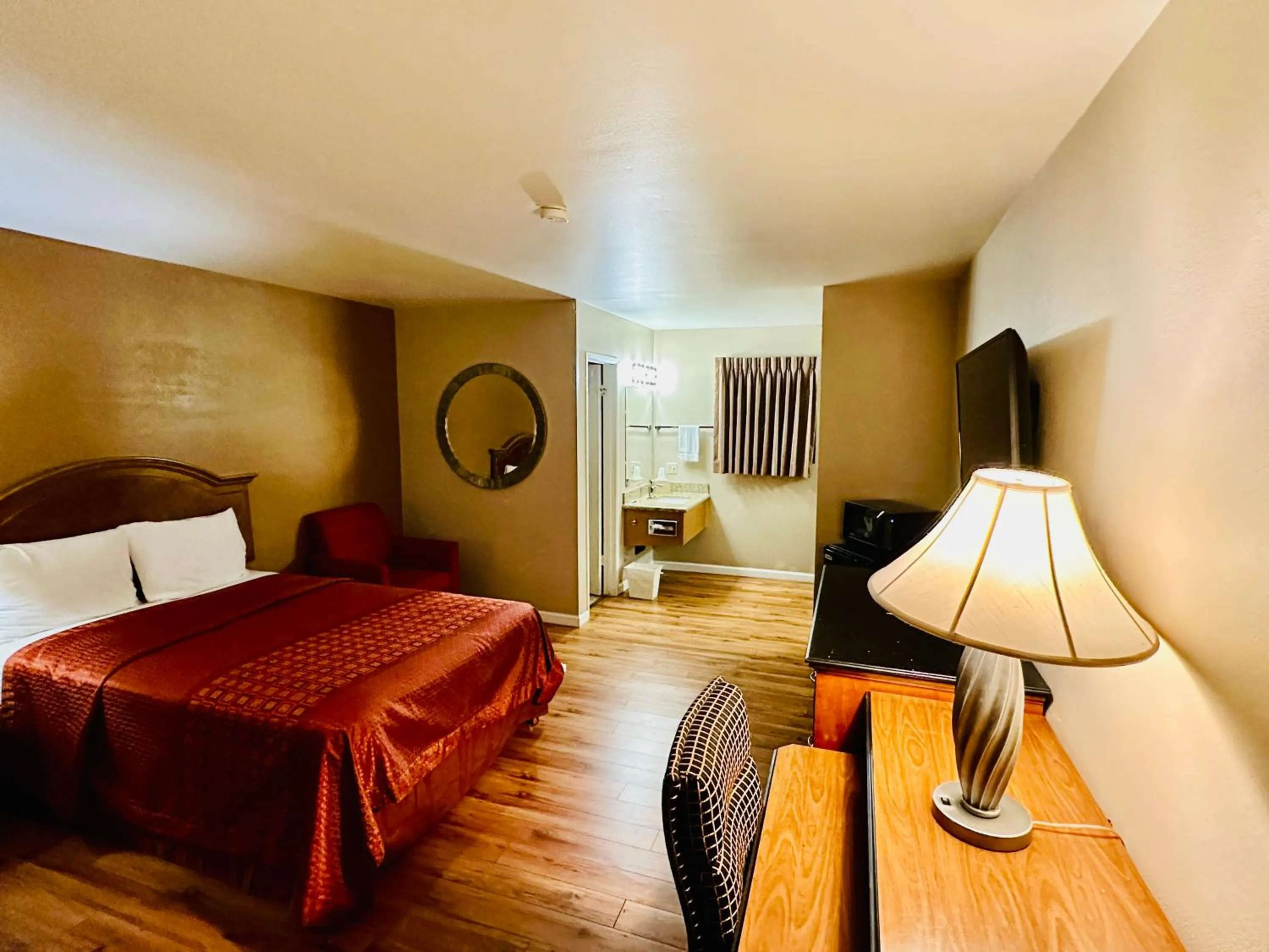 Bed in Franciscan Inn Motel