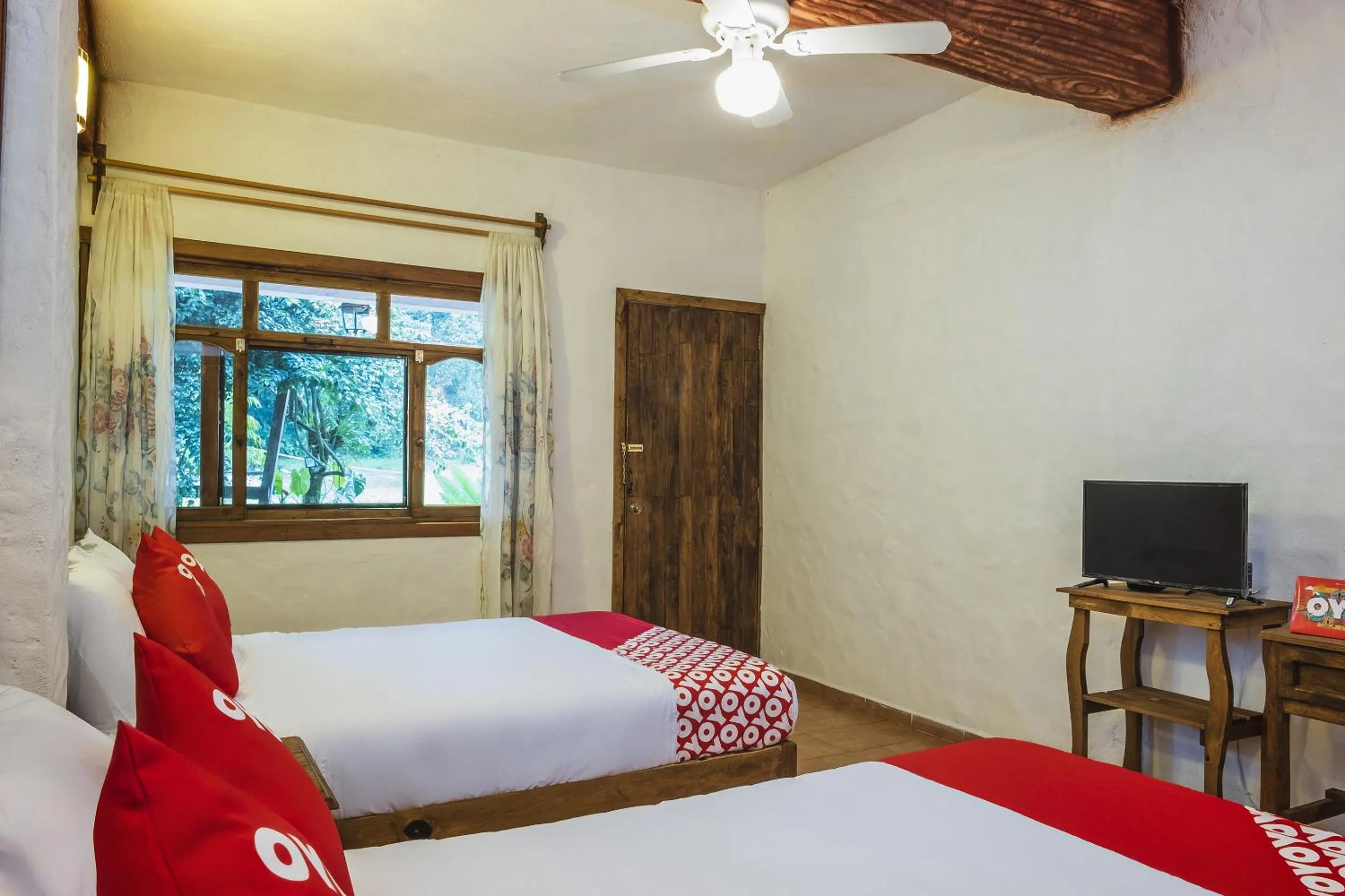 Balcony/Terrace, Bed in Posada La Querencia